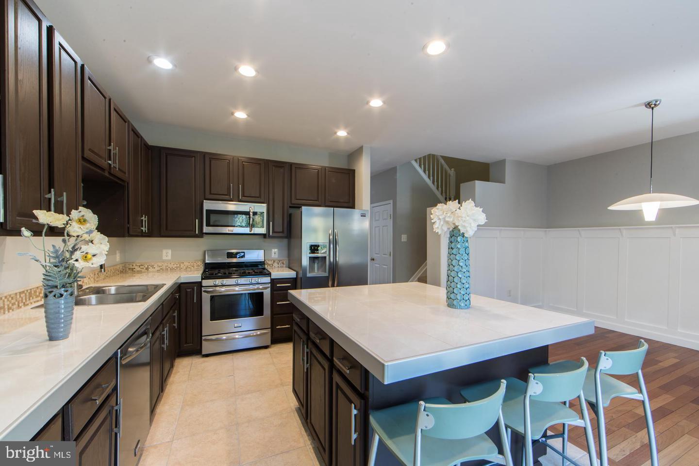 SIGNATURE AT BROADLANDS - Residential Lease