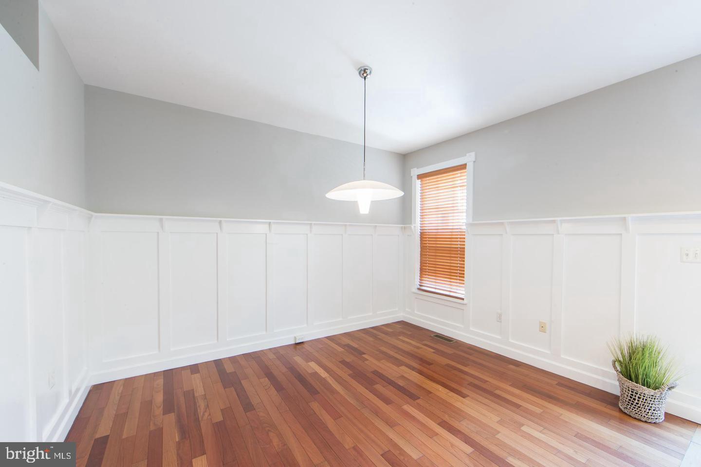 SIGNATURE AT BROADLANDS - Residential Lease