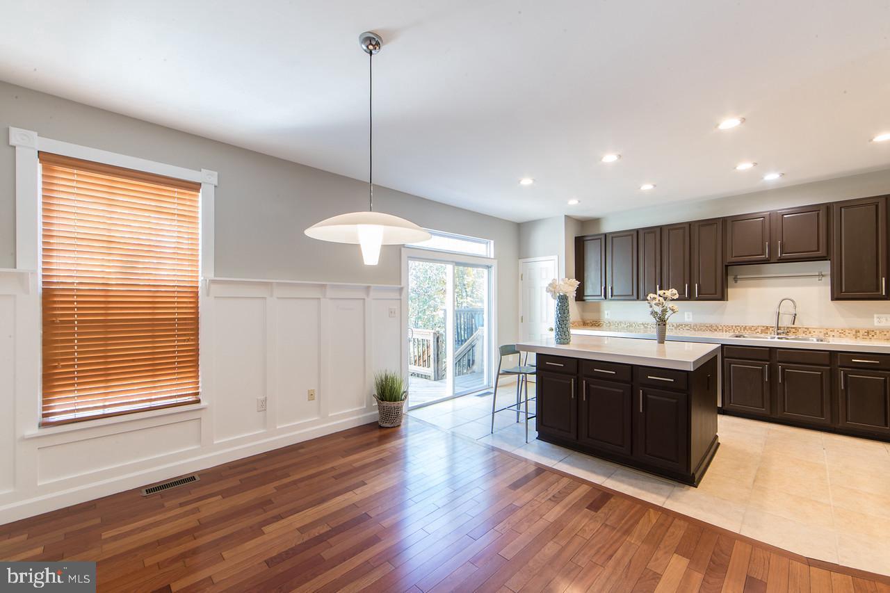 SIGNATURE AT BROADLANDS - Residential Lease