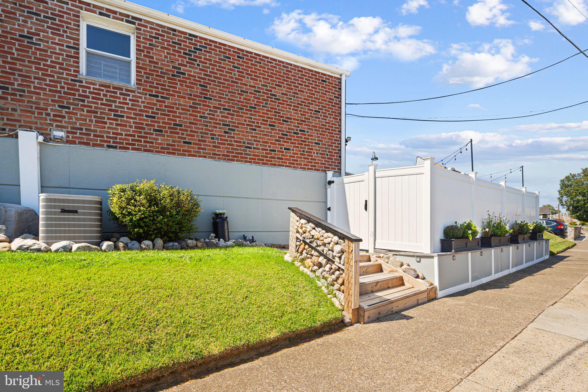 BUSTLETON - Residential