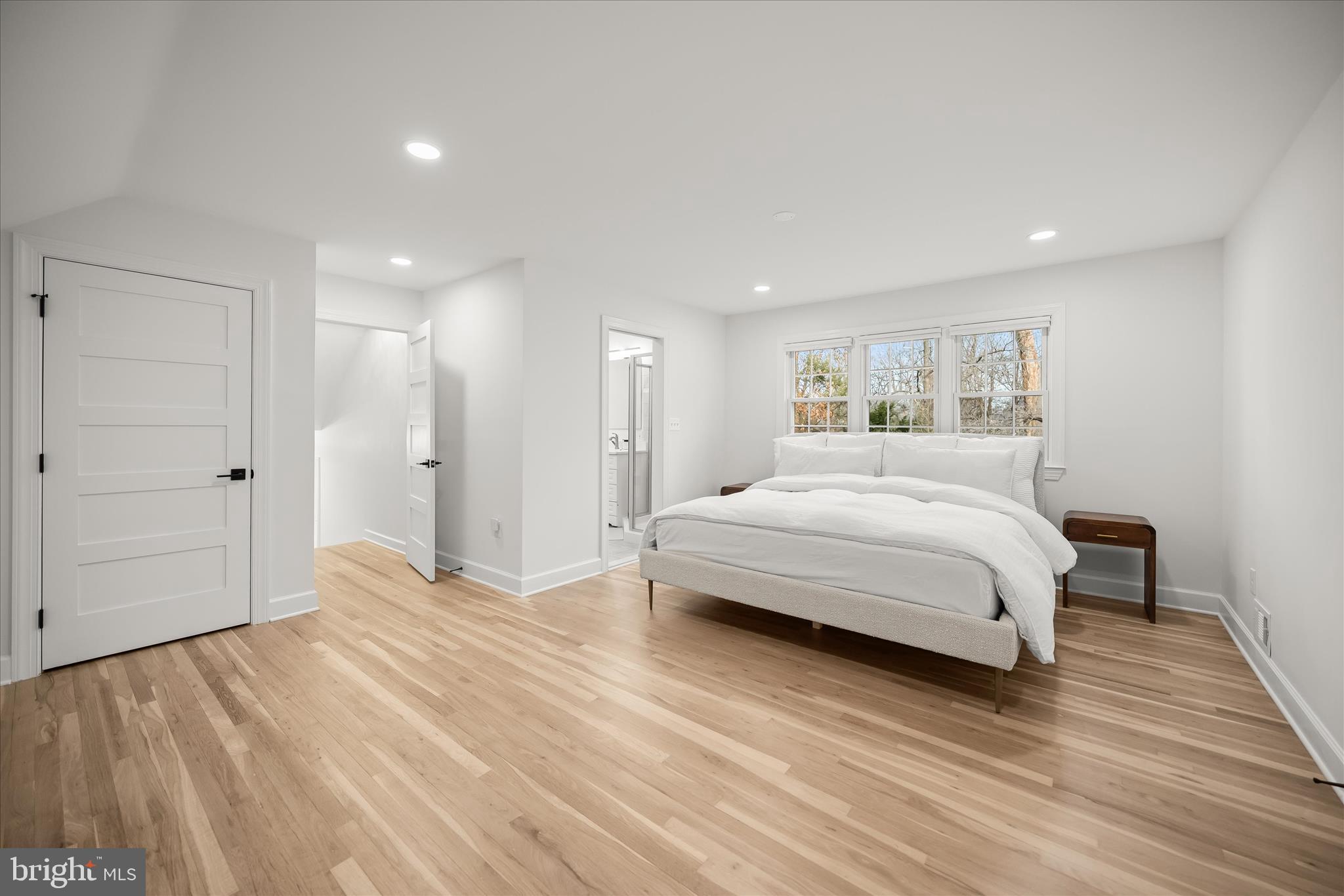 VICTORIA WOODS - Residential