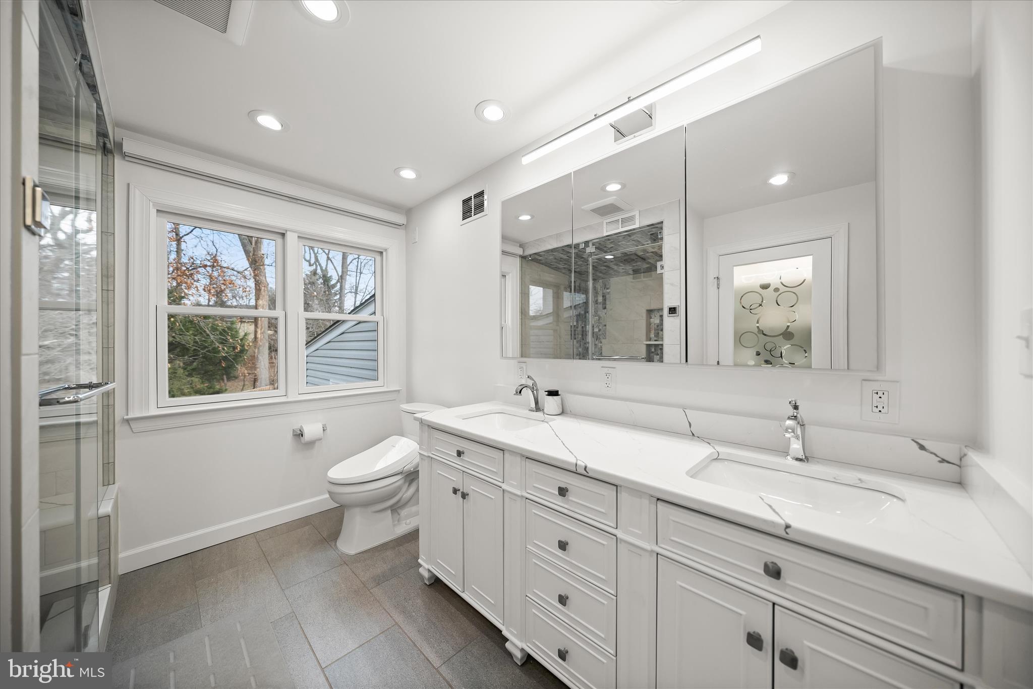 VICTORIA WOODS - Residential