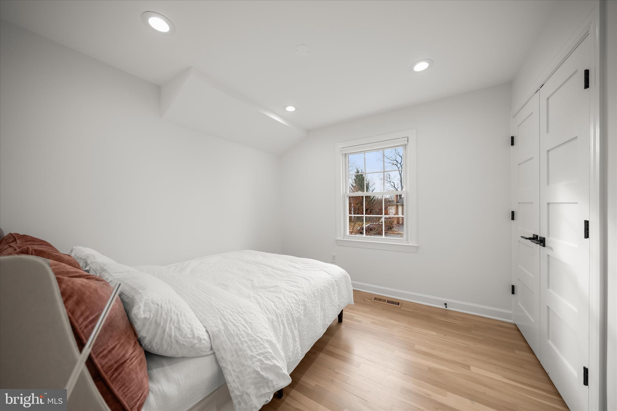 VICTORIA WOODS - Residential