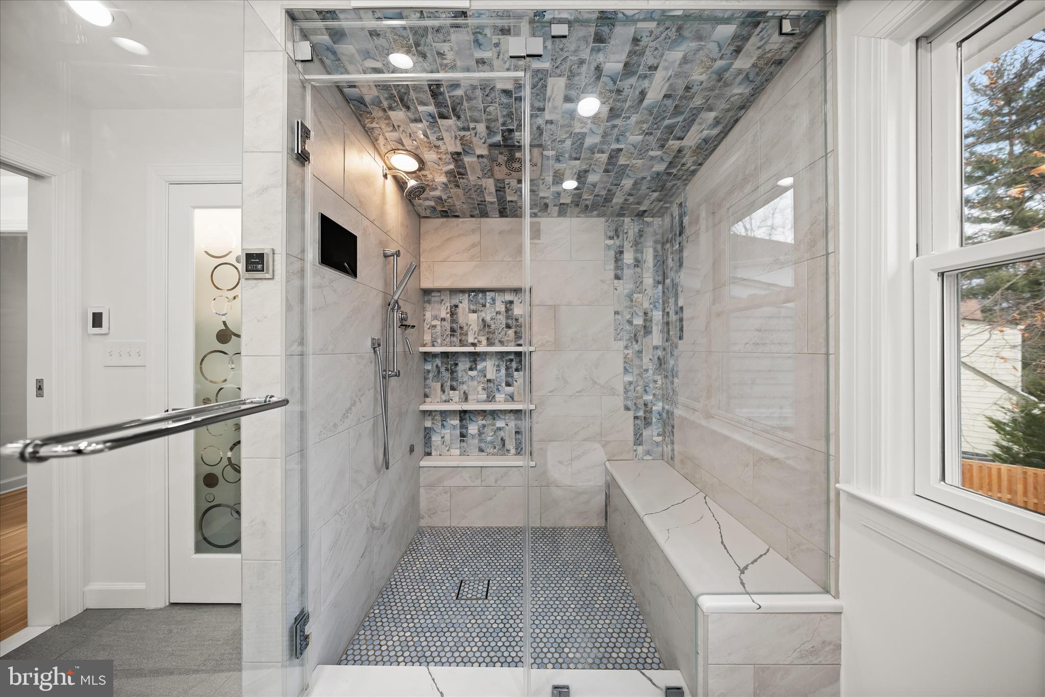 VICTORIA WOODS - Residential