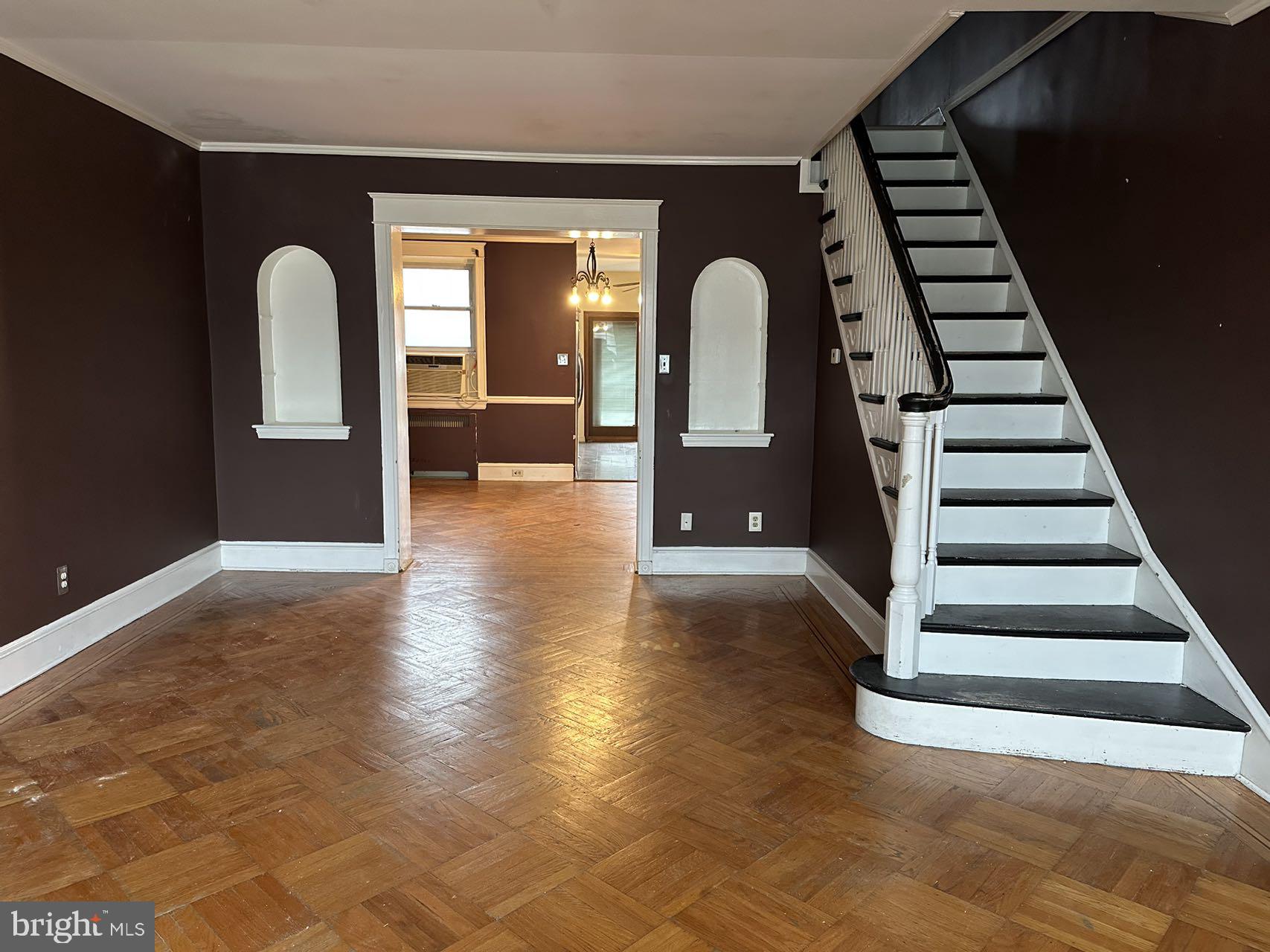 3245 LONGSHORE AVENUE