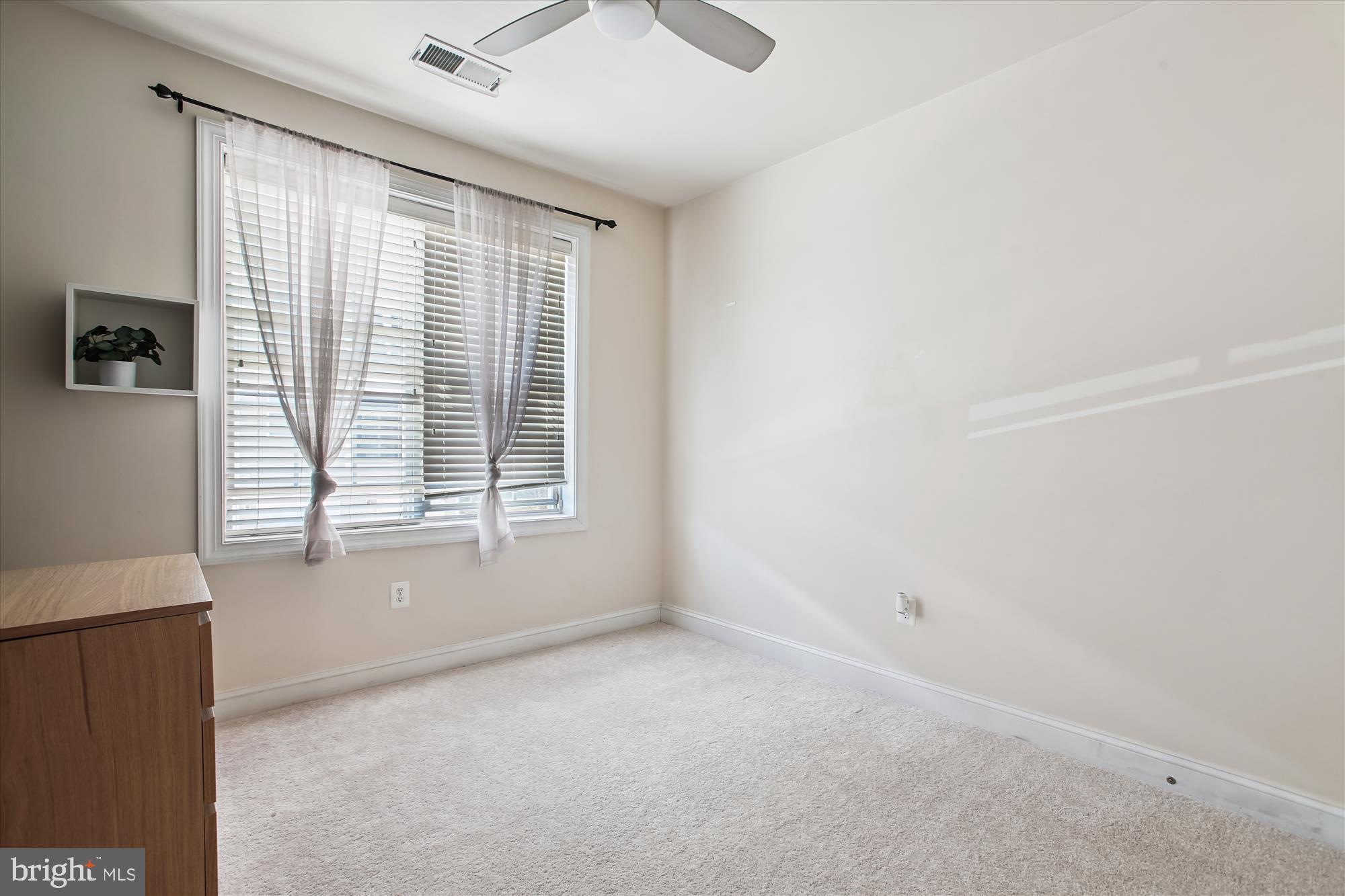 POTOMAC CLUB - Residential Lease