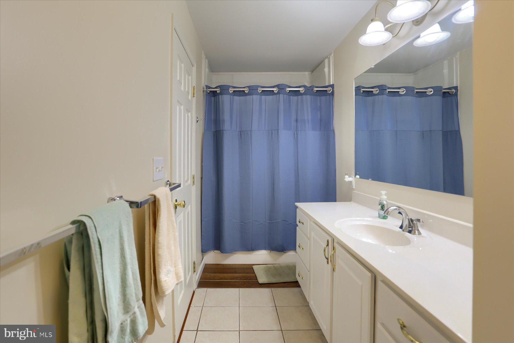 HOLLY HILLS - Residential