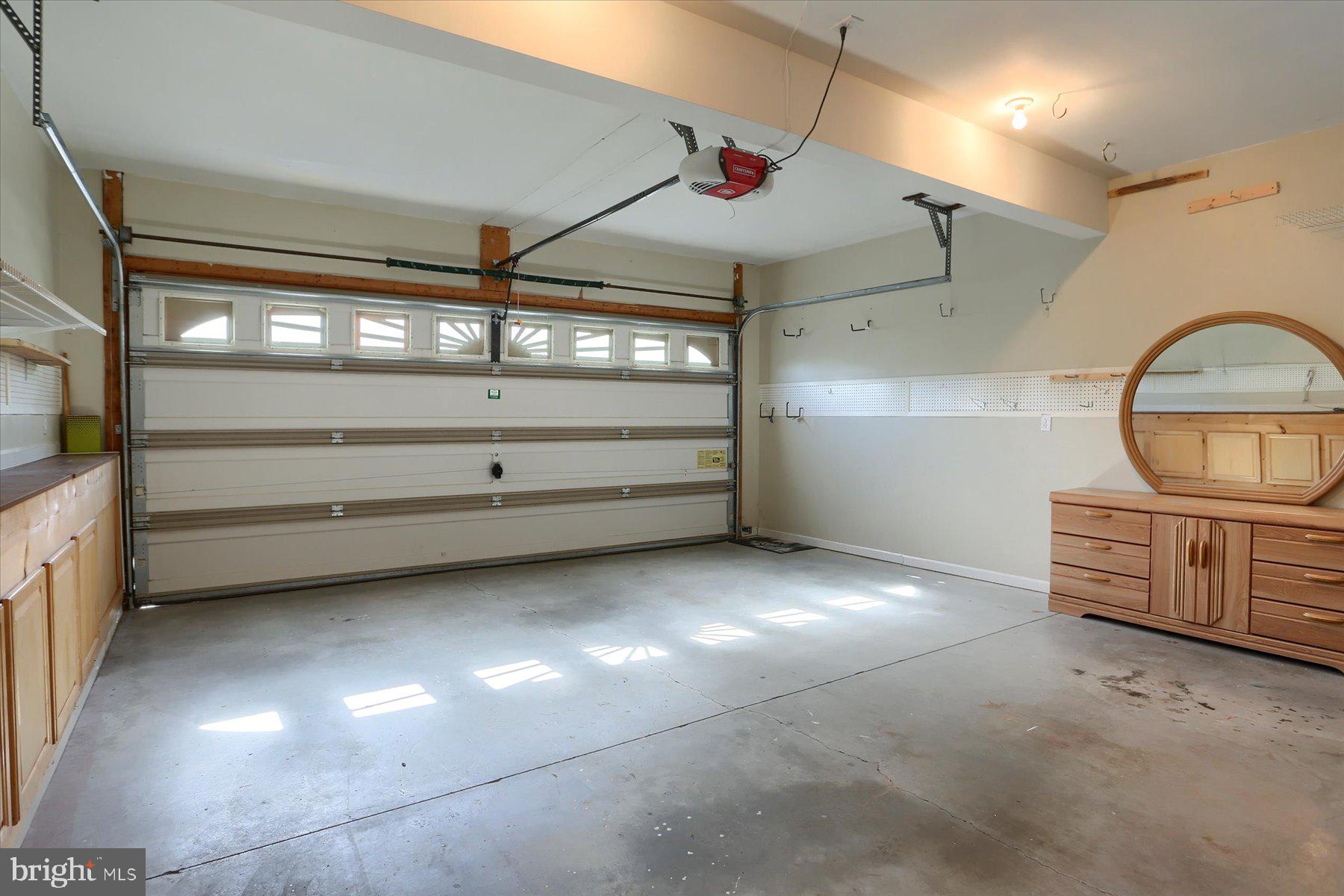HOLLY HILLS - Residential