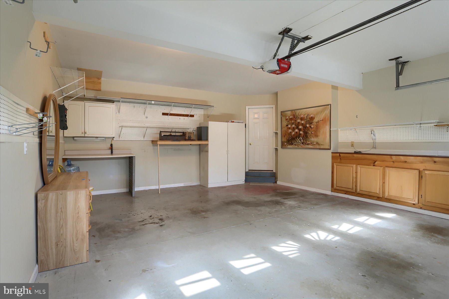 HOLLY HILLS - Residential