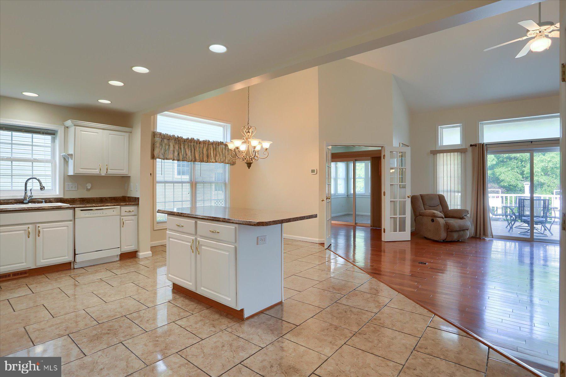 HOLLY HILLS - Residential