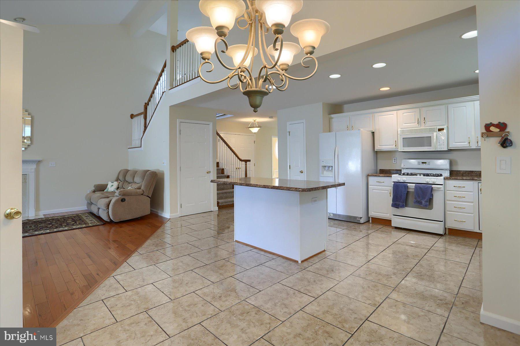 HOLLY HILLS - Residential