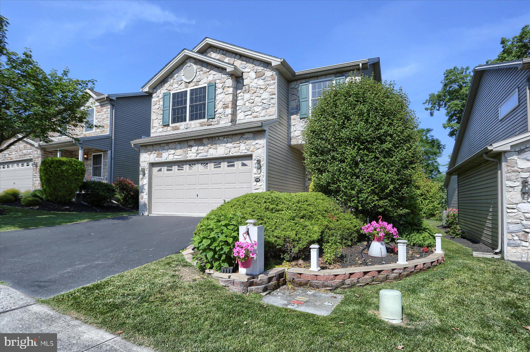 HOLLY HILLS - Residential