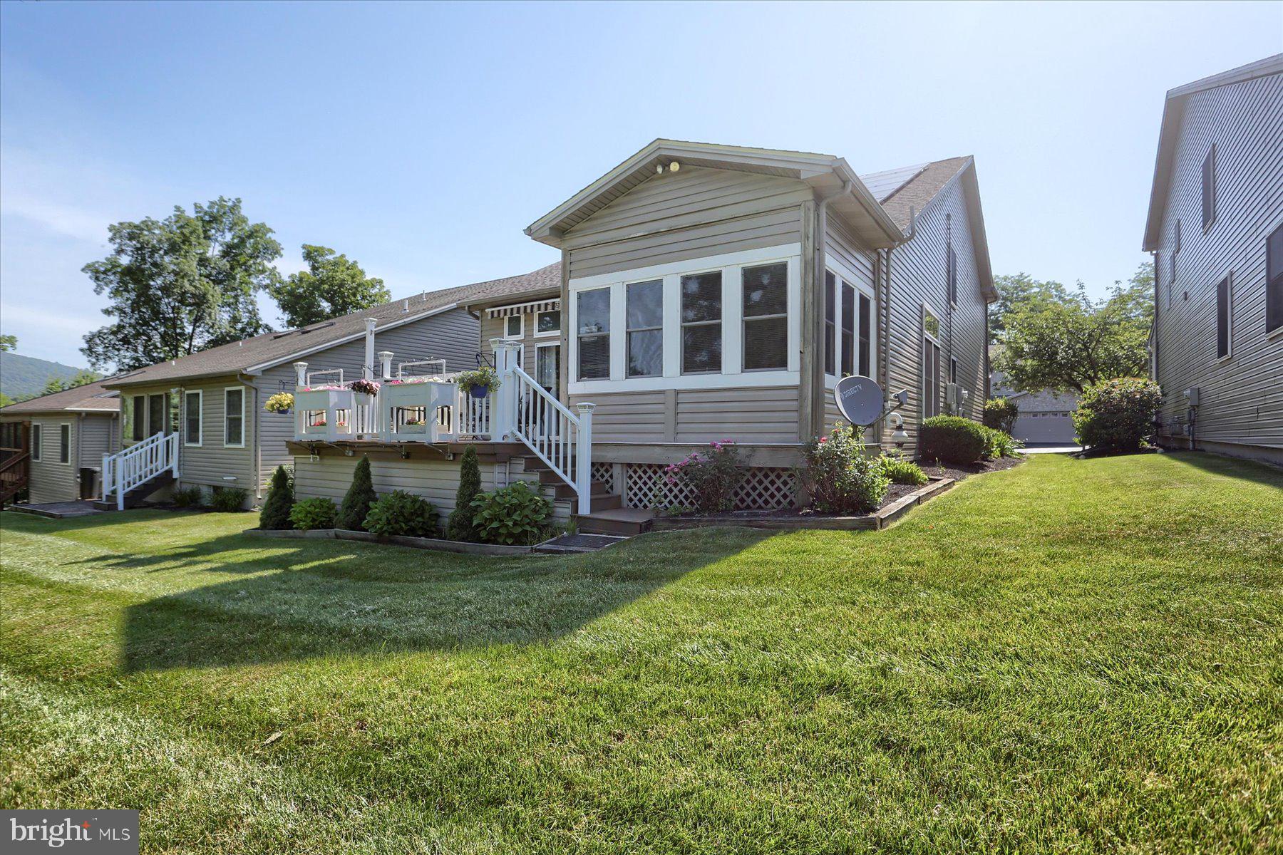 HOLLY HILLS - Residential