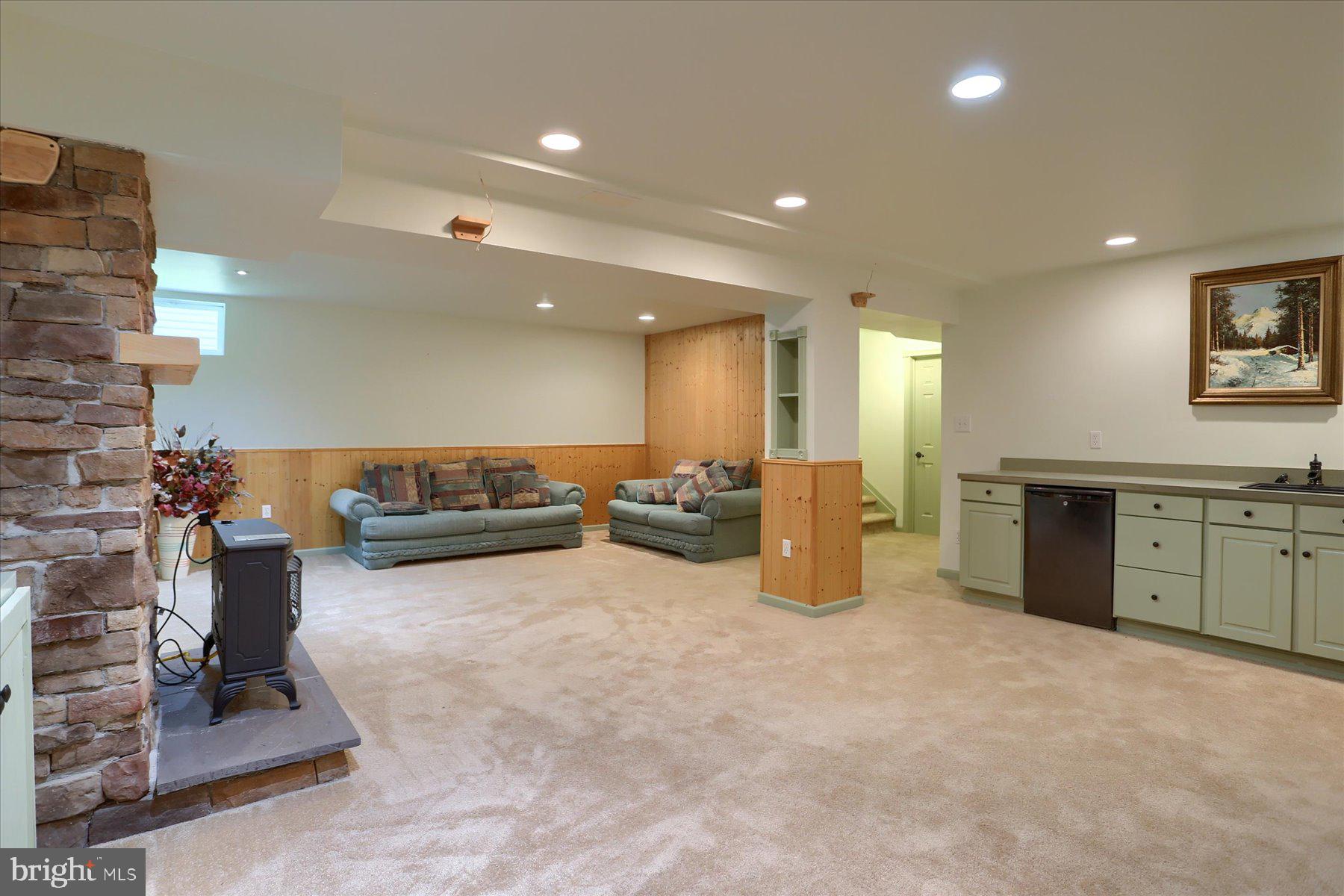 HOLLY HILLS - Residential