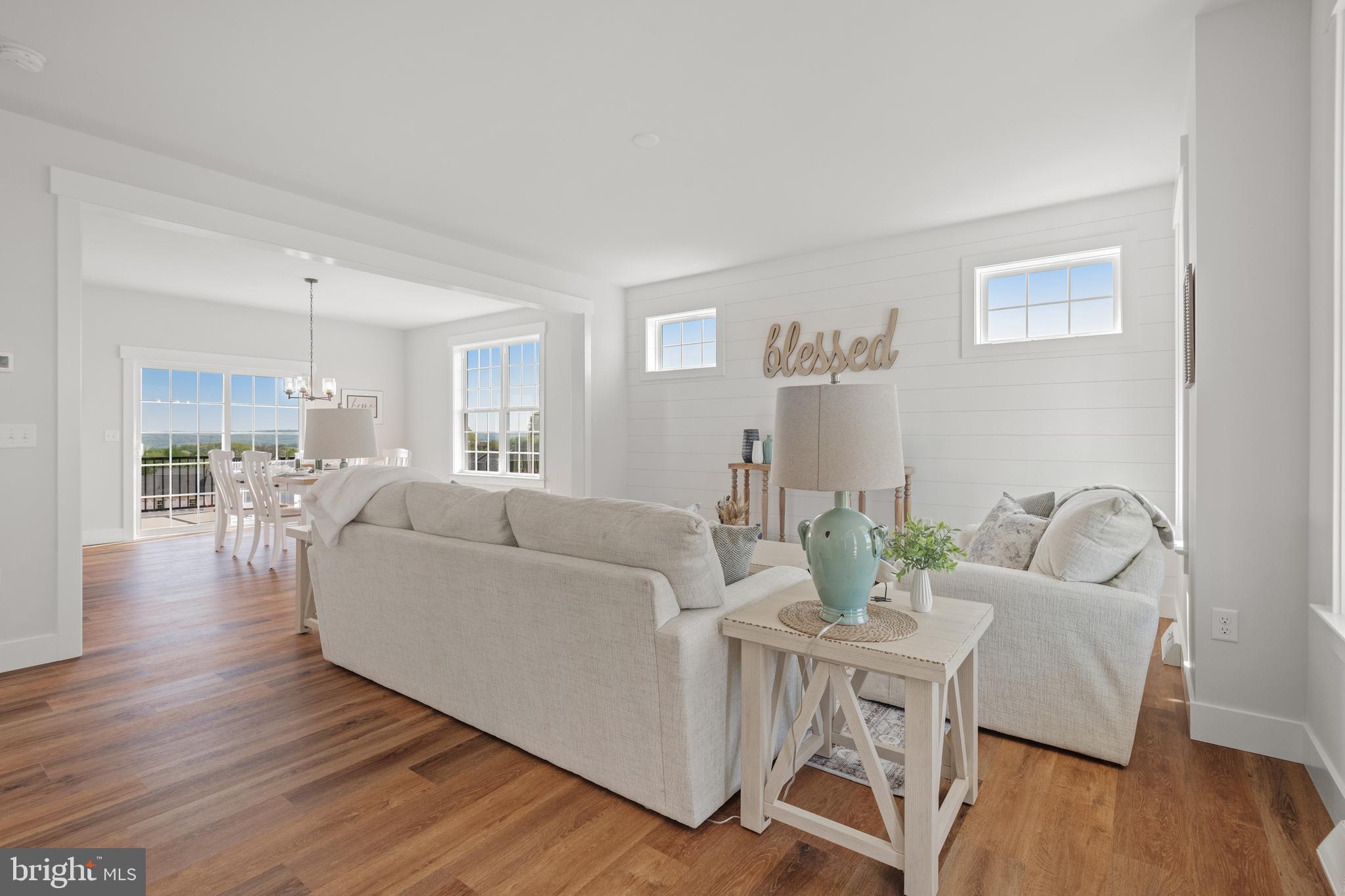 RIVER RIDGE HILLS - Residential