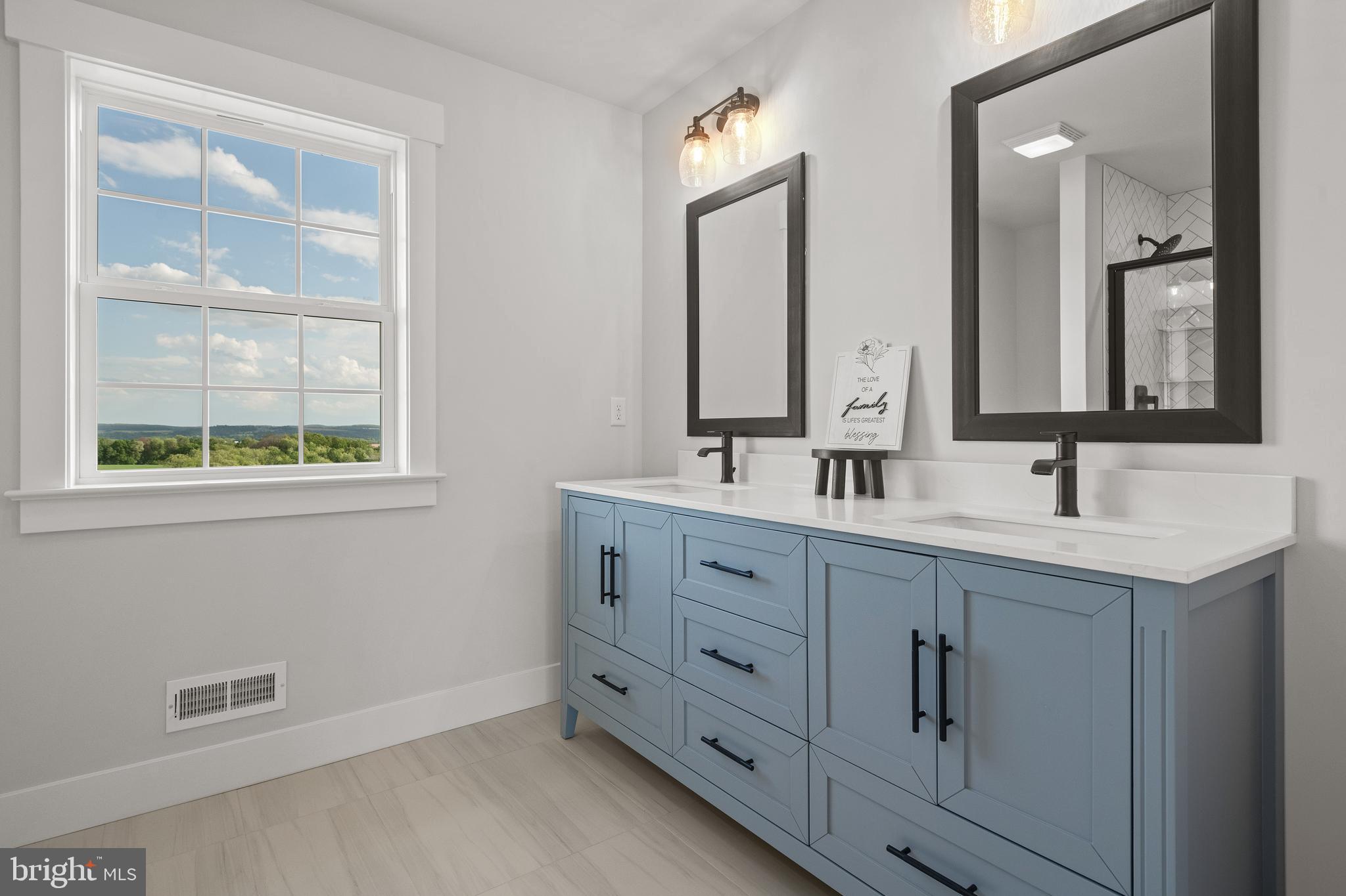 RIVER RIDGE HILLS - Residential