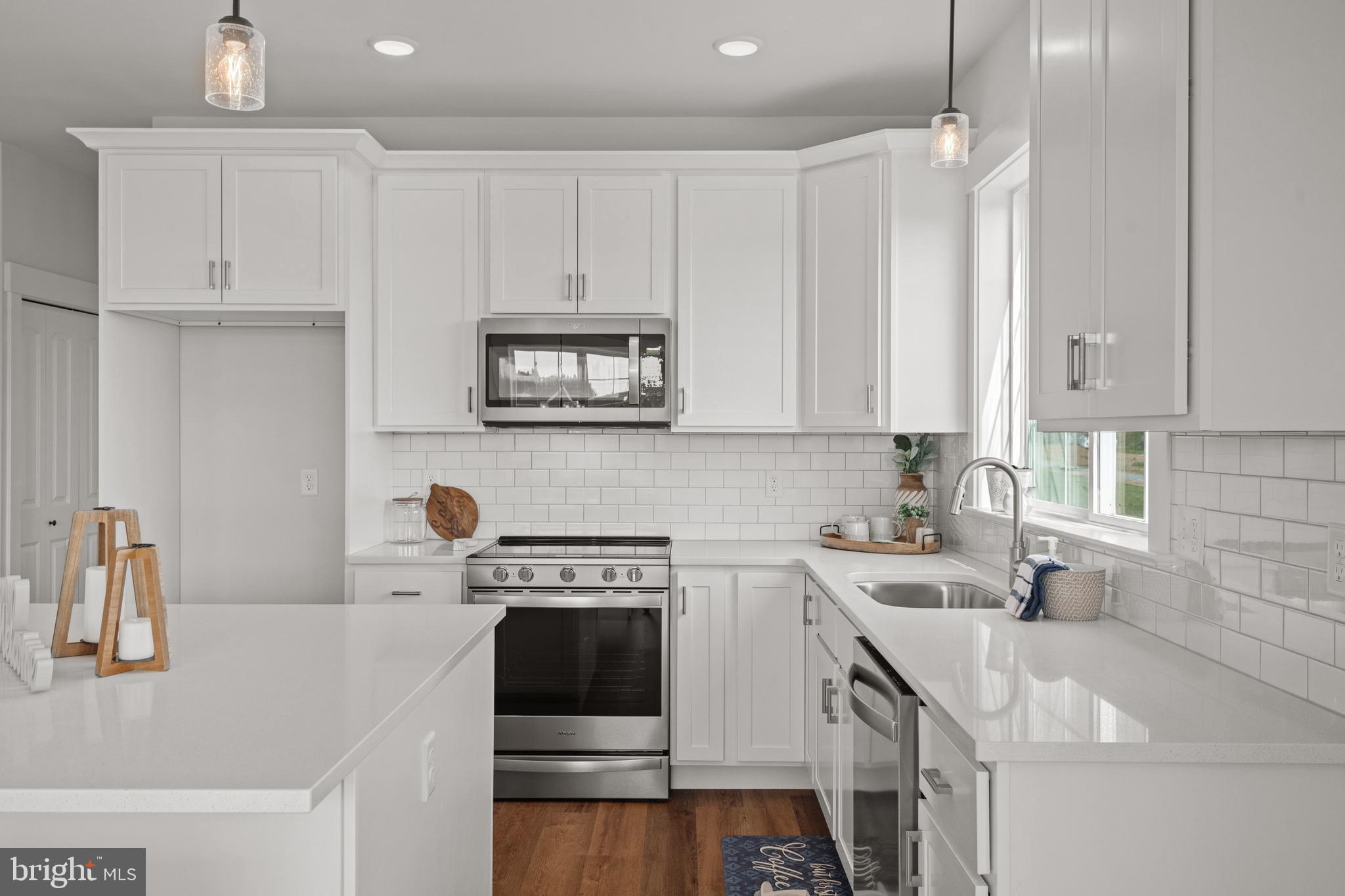 RIVER RIDGE HILLS - Residential