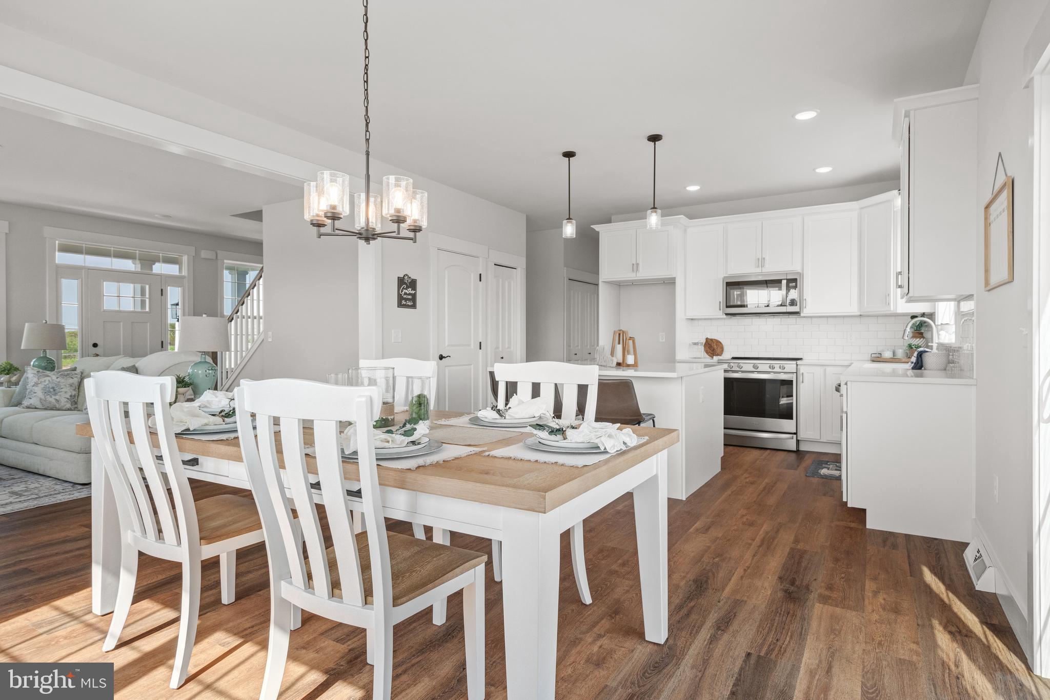 RIVER RIDGE HILLS - Residential