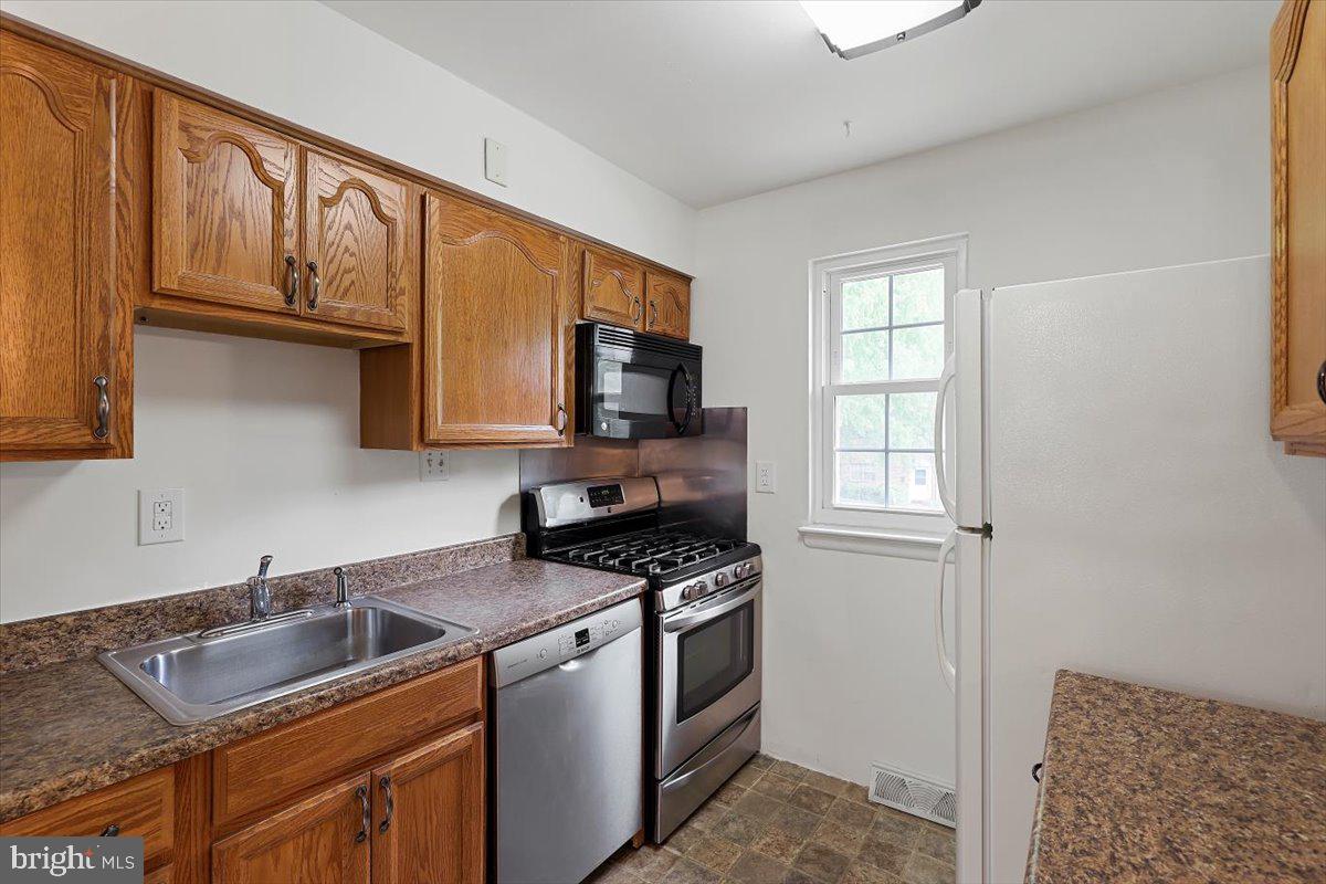 VILLAGE BROOK - Residential Lease