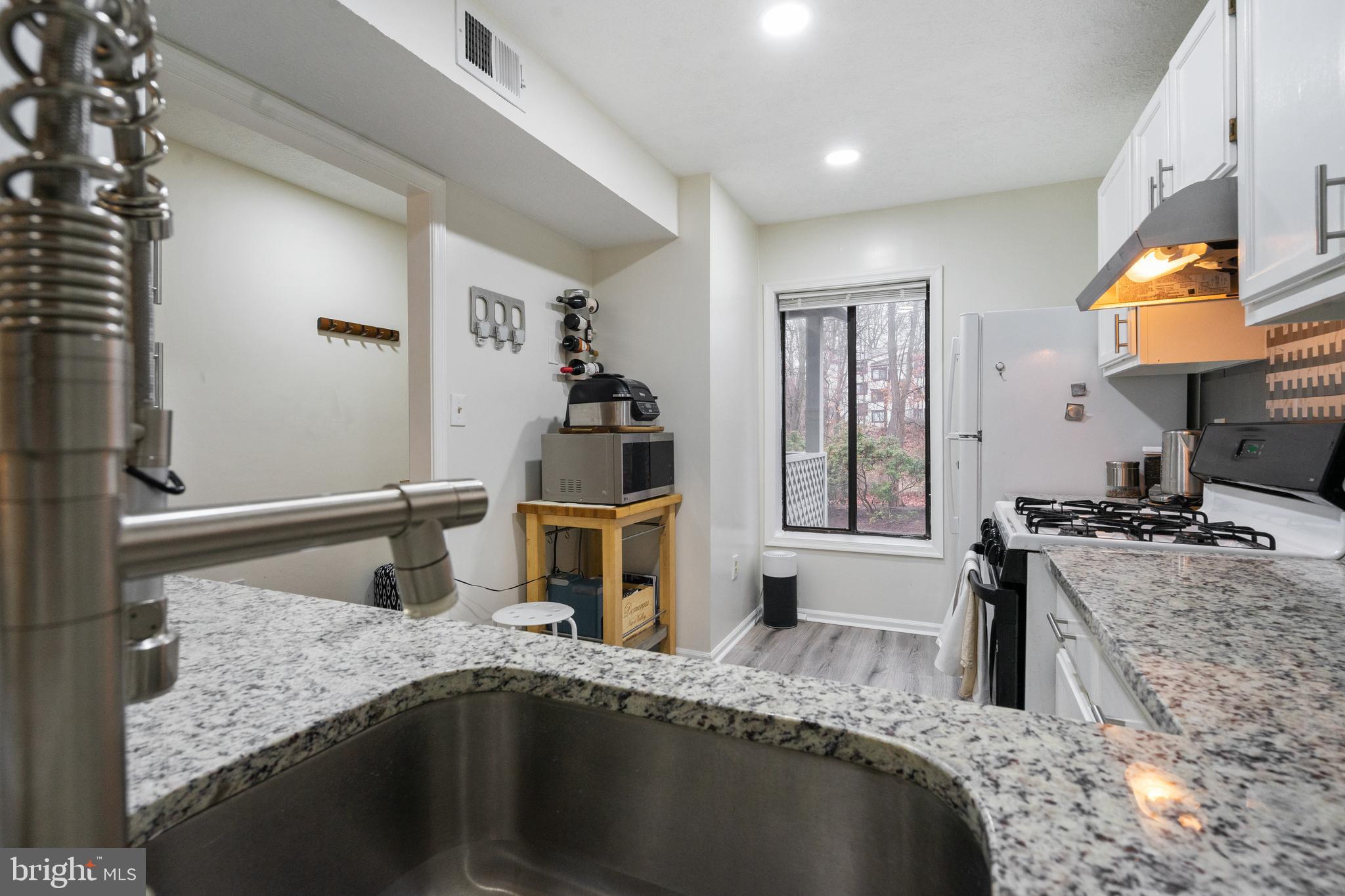 HUNTERS CROSSING - Residential