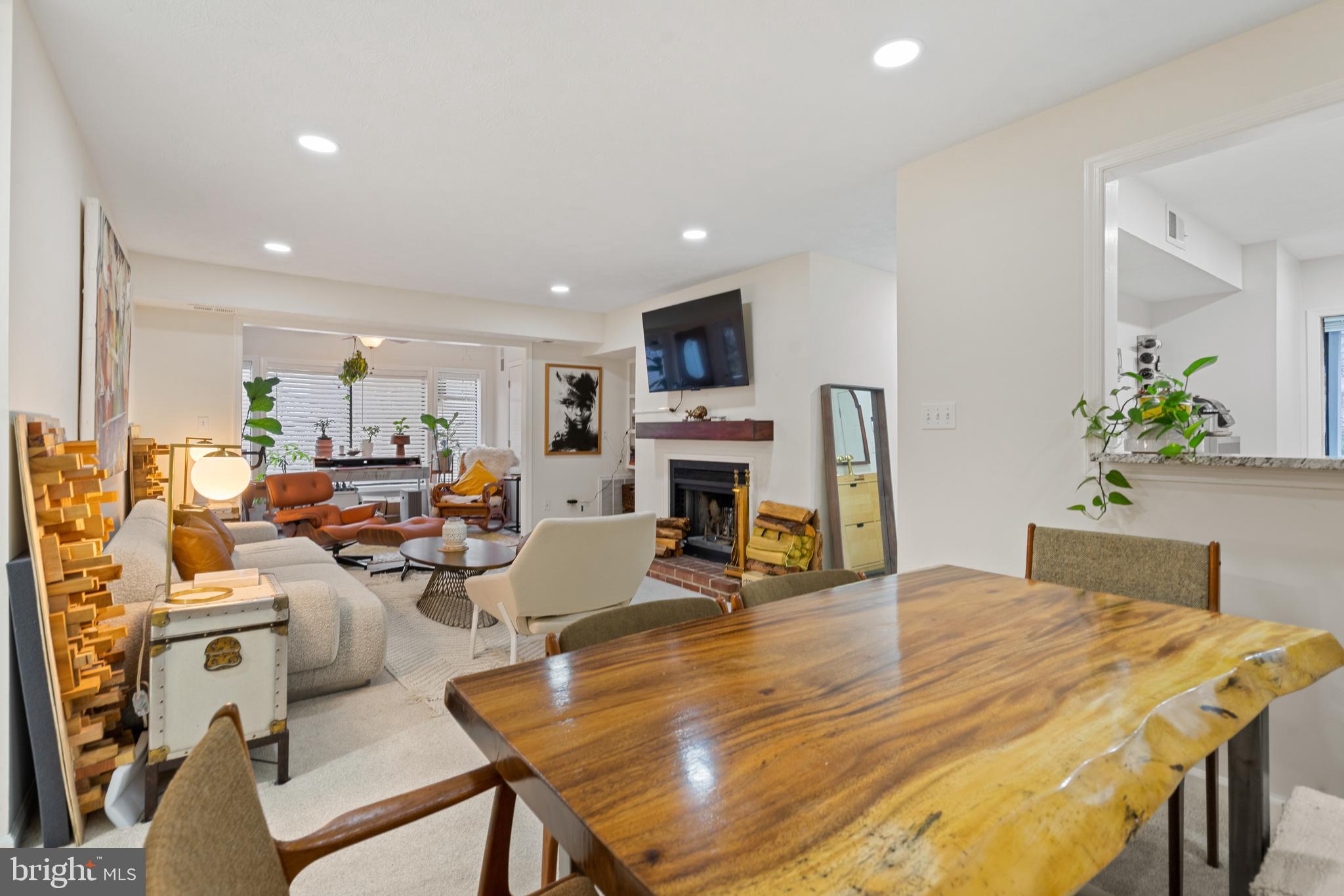 HUNTERS CROSSING - Residential