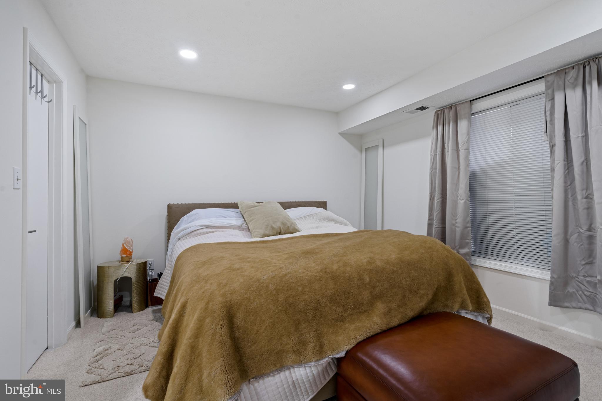 HUNTERS CROSSING - Residential