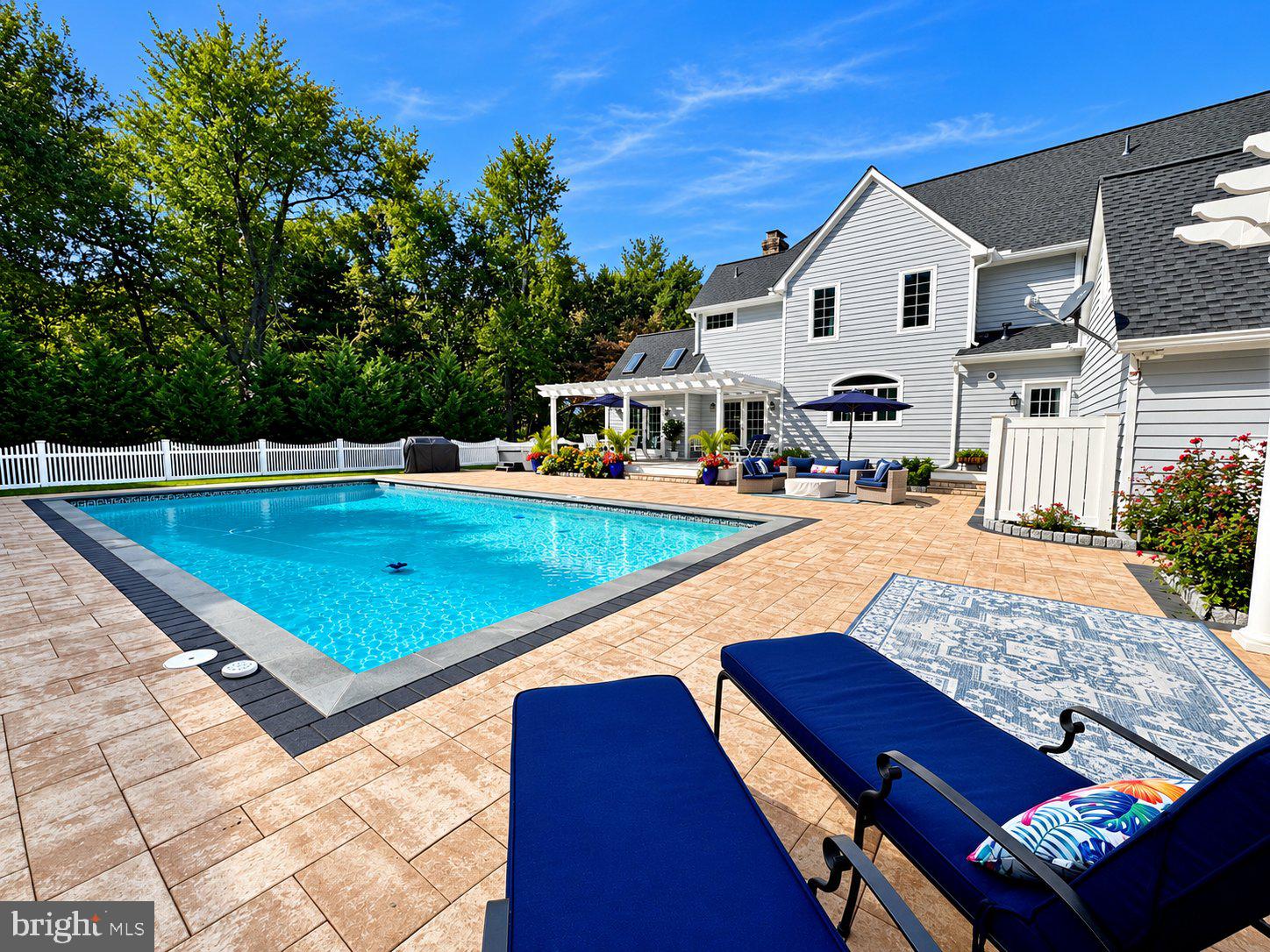 228 PROSPECT BAY DRIVE W