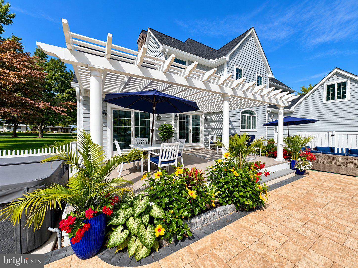 228 PROSPECT BAY DRIVE W