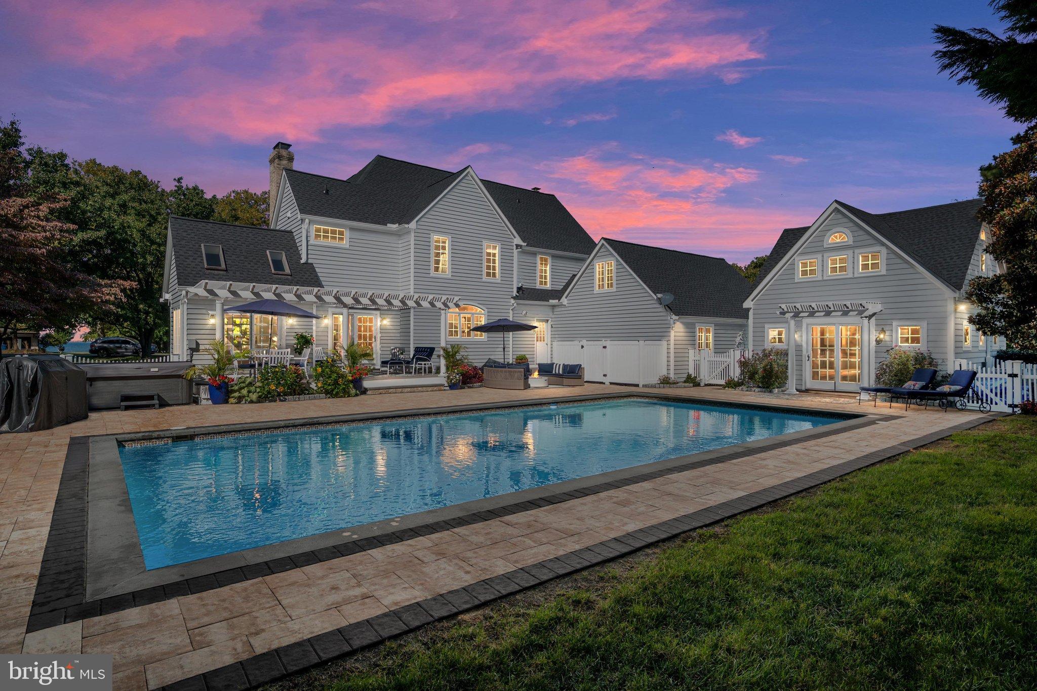 228 PROSPECT BAY DRIVE W