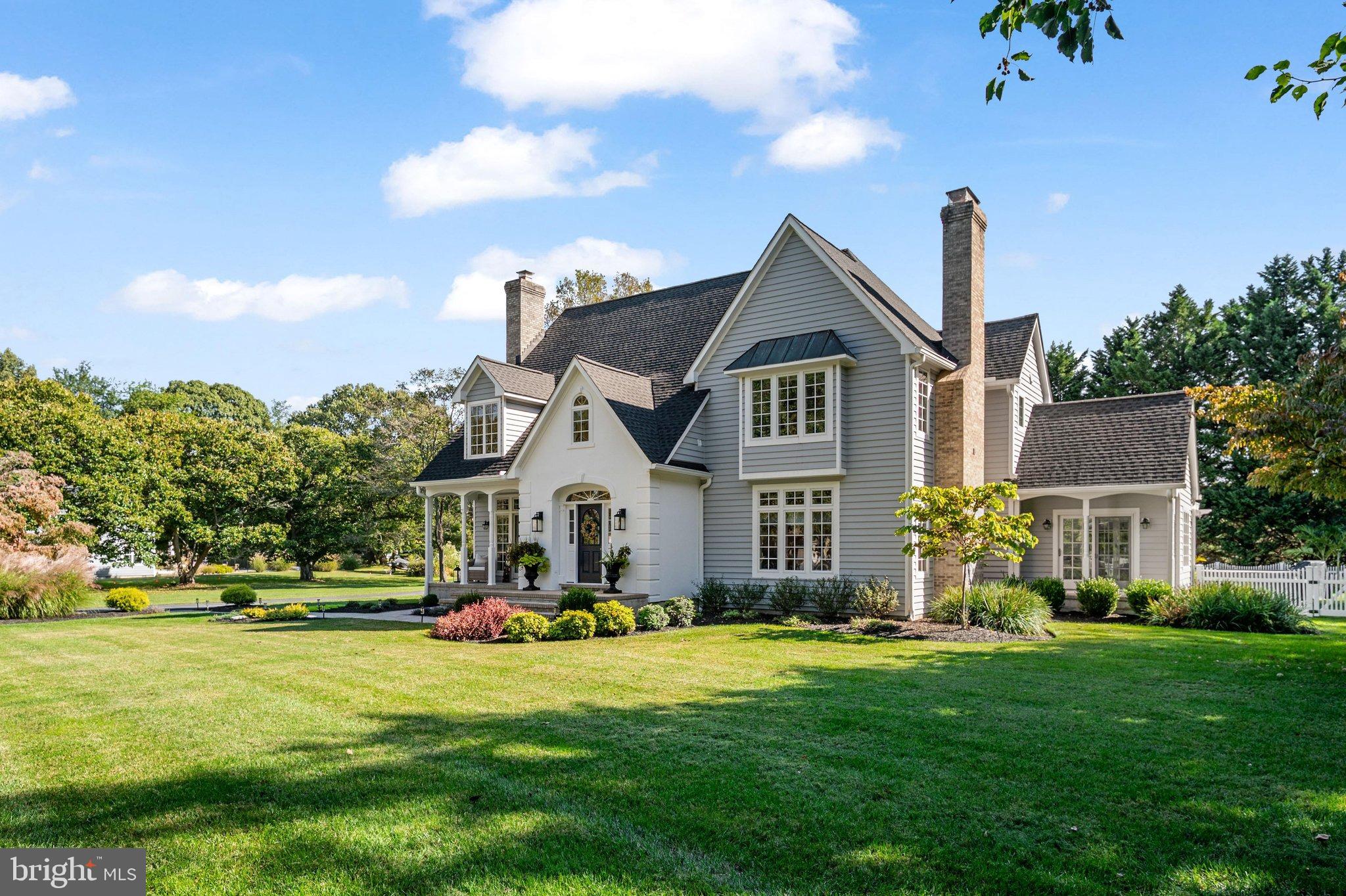 228 PROSPECT BAY DRIVE W