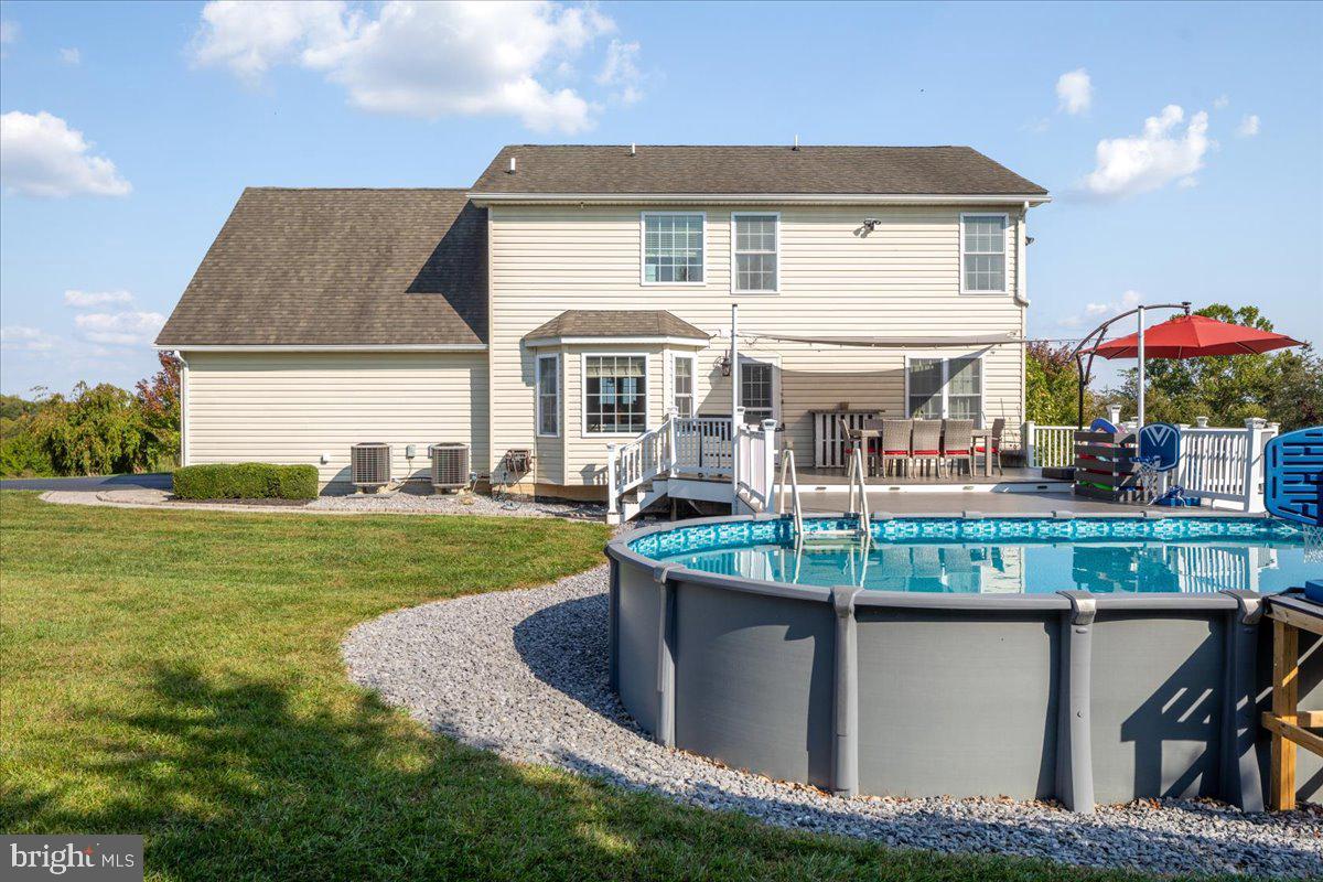 FAIRFAX FARMS - Residential