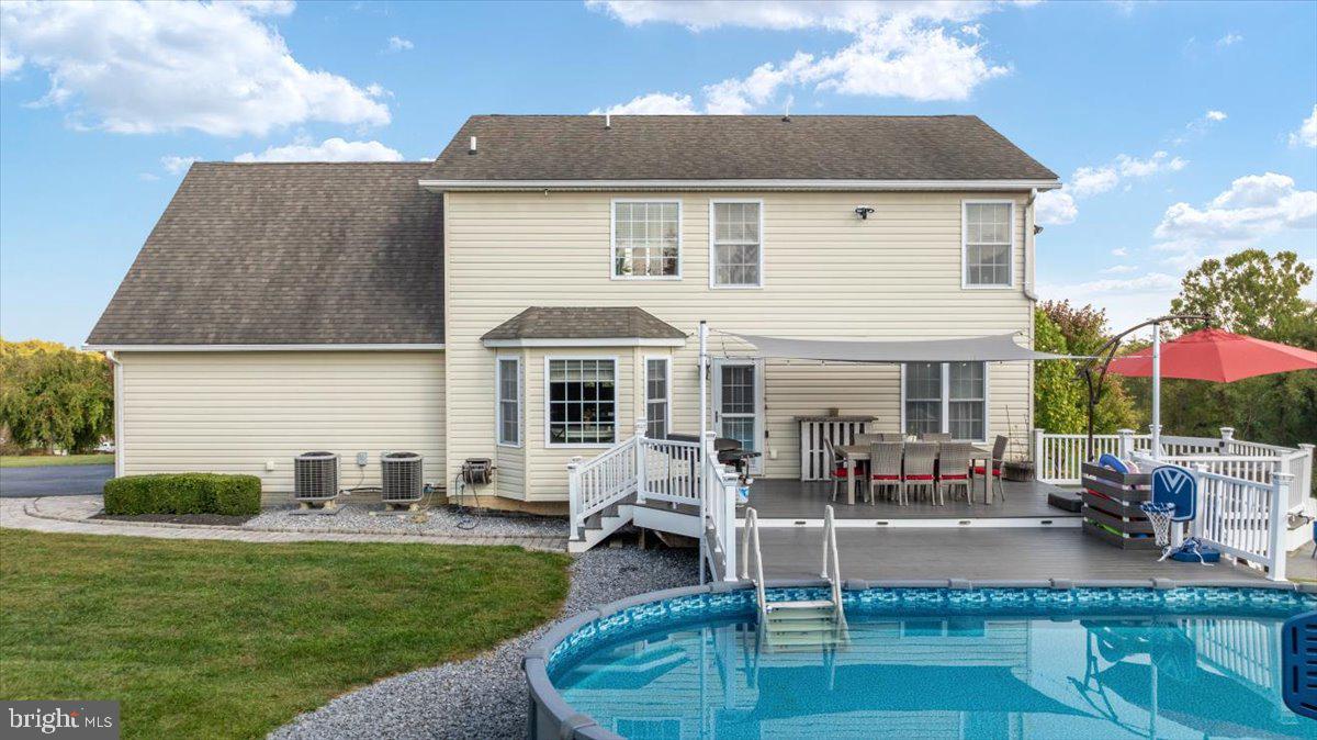 FAIRFAX FARMS - Residential