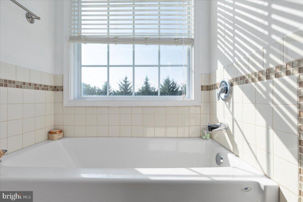 FAIRFAX FARMS - Residential