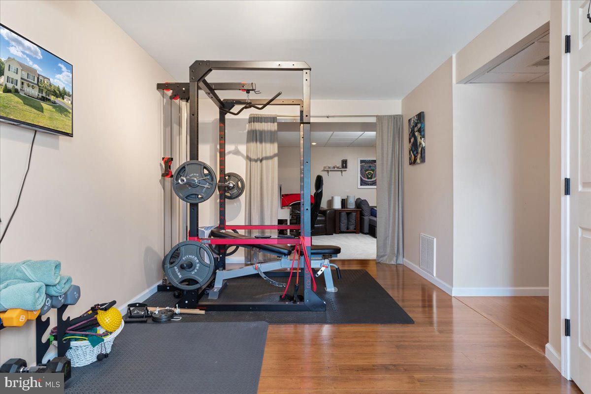 FAIRFAX FARMS - Residential