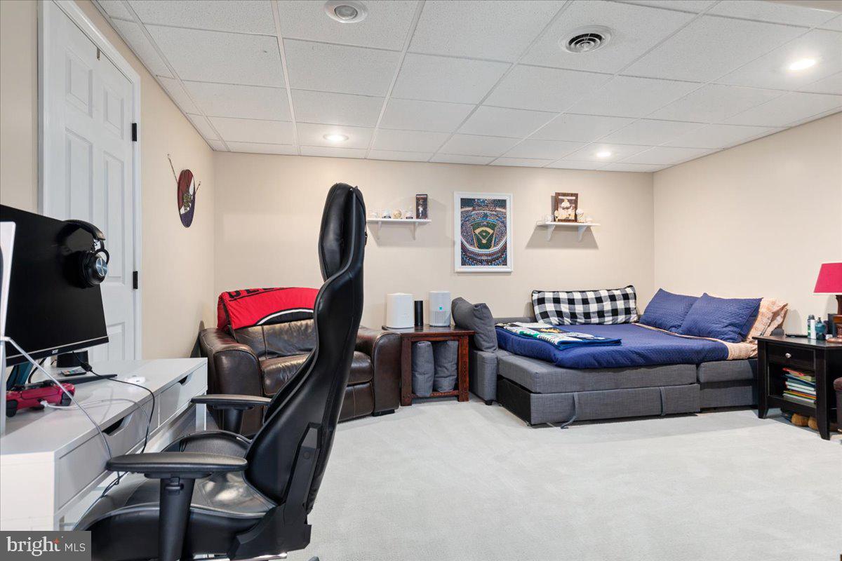 FAIRFAX FARMS - Residential