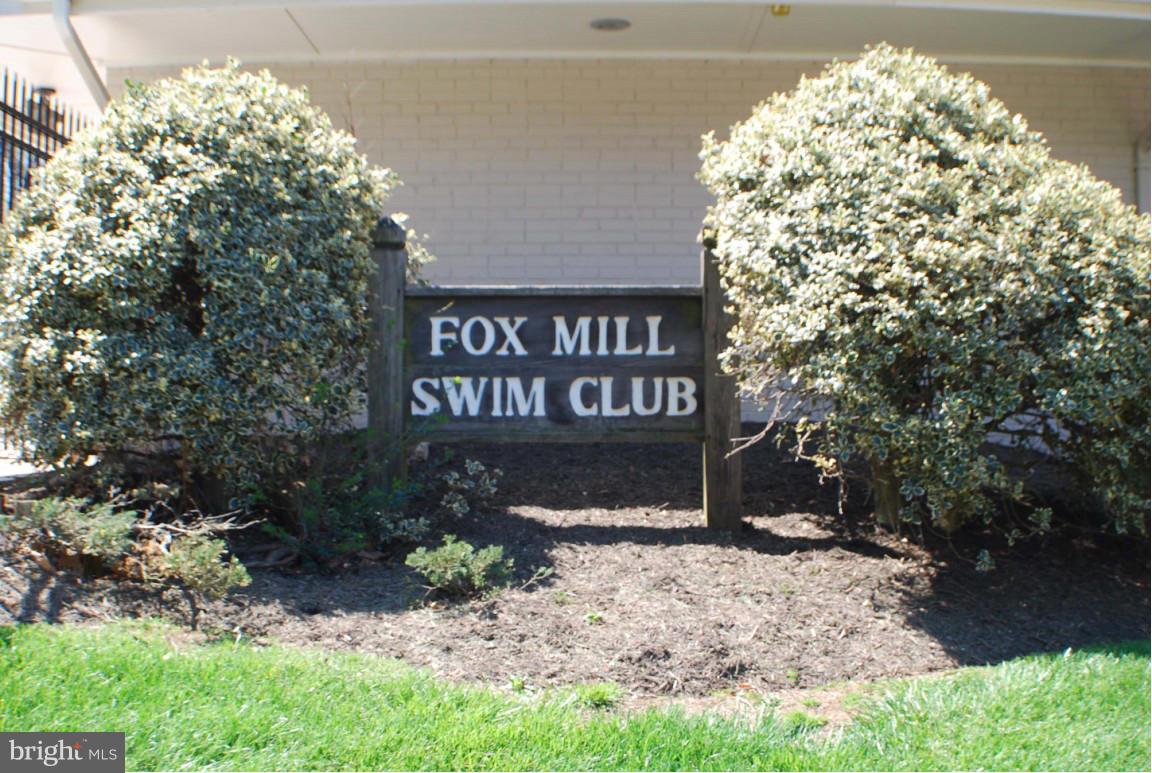 FOX MILL ESTATES - Residential