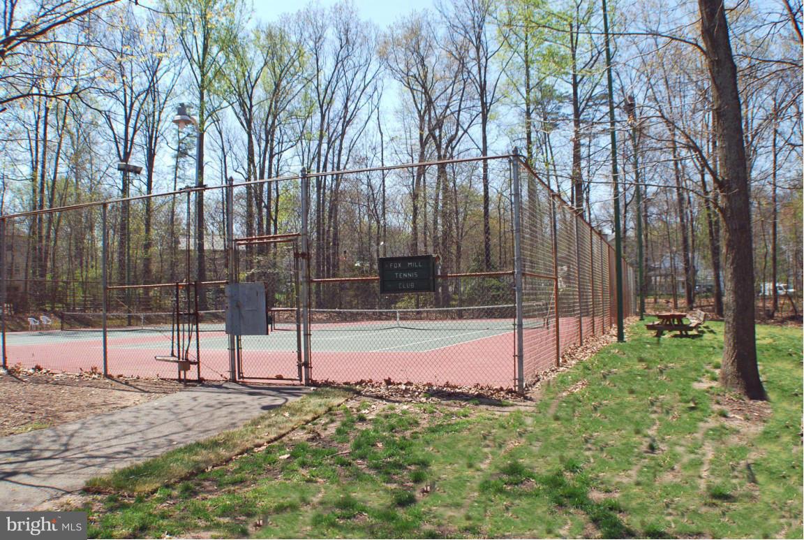 FOX MILL ESTATES - Residential