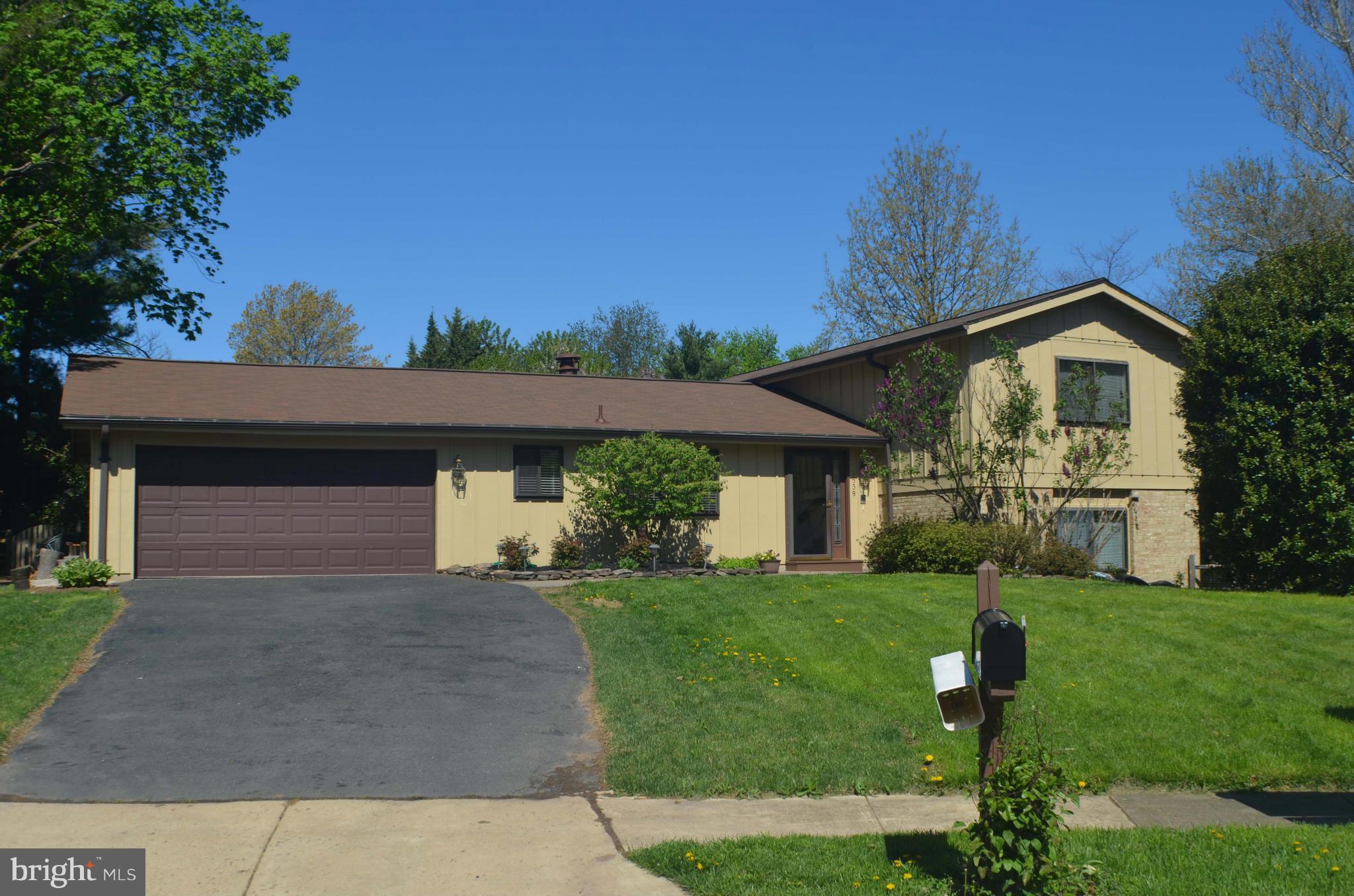 FOX MILL ESTATES - Residential