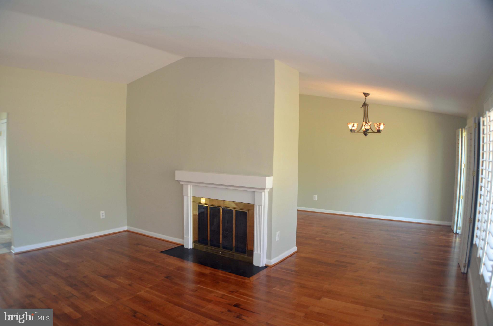 FOX MILL ESTATES - Residential