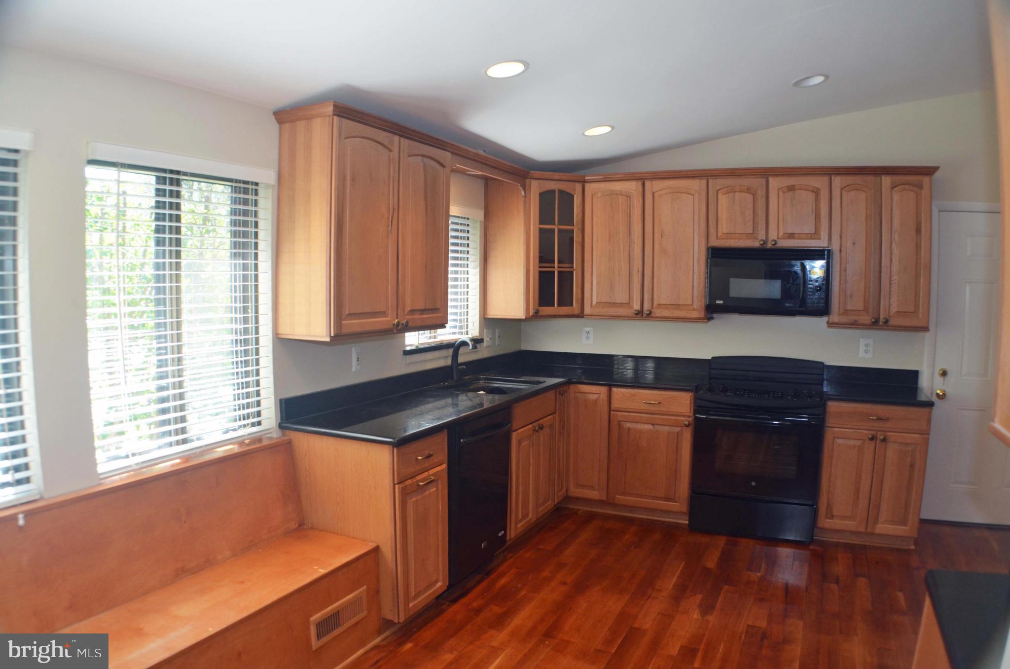 FOX MILL ESTATES - Residential