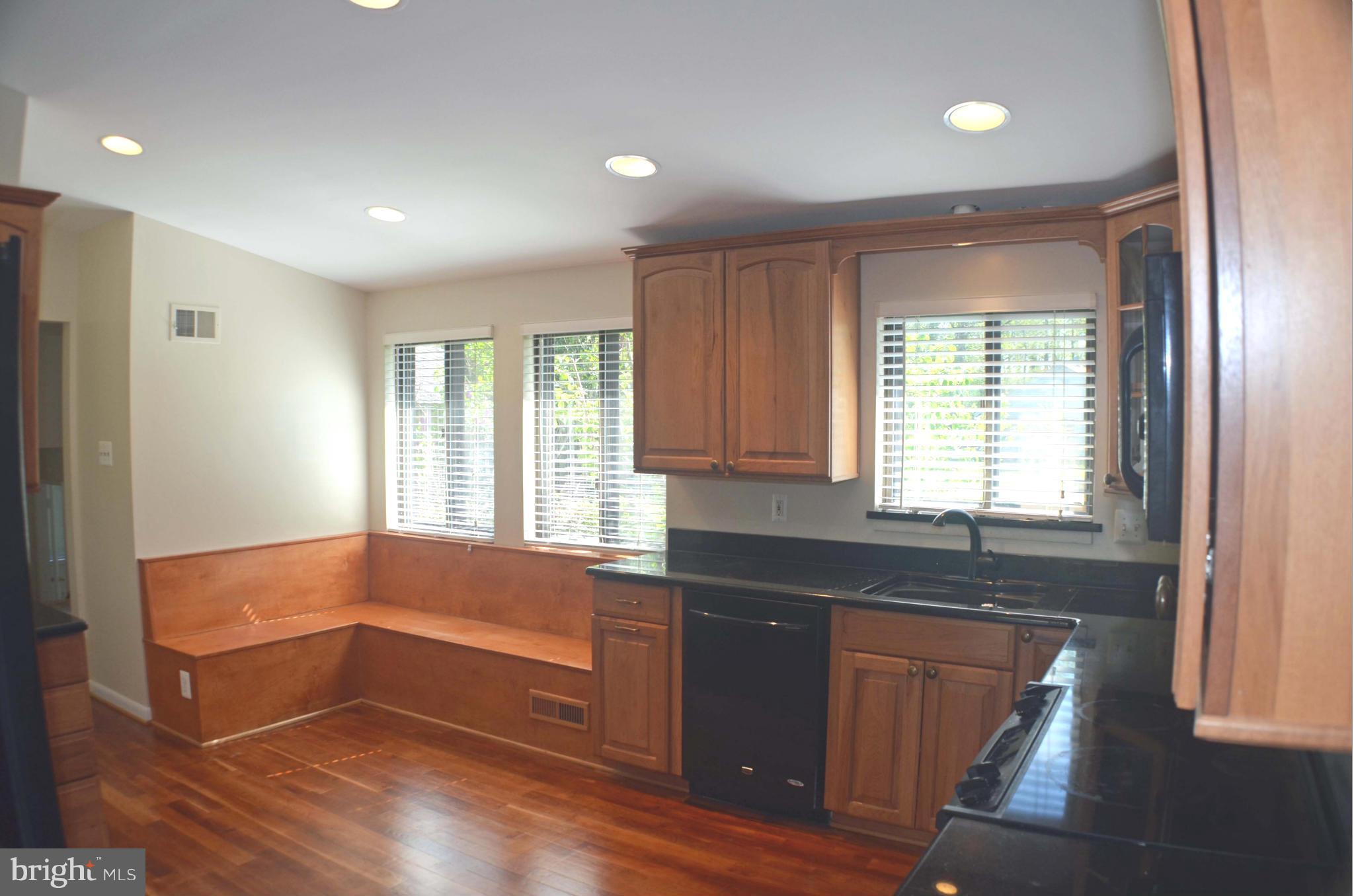 FOX MILL ESTATES - Residential