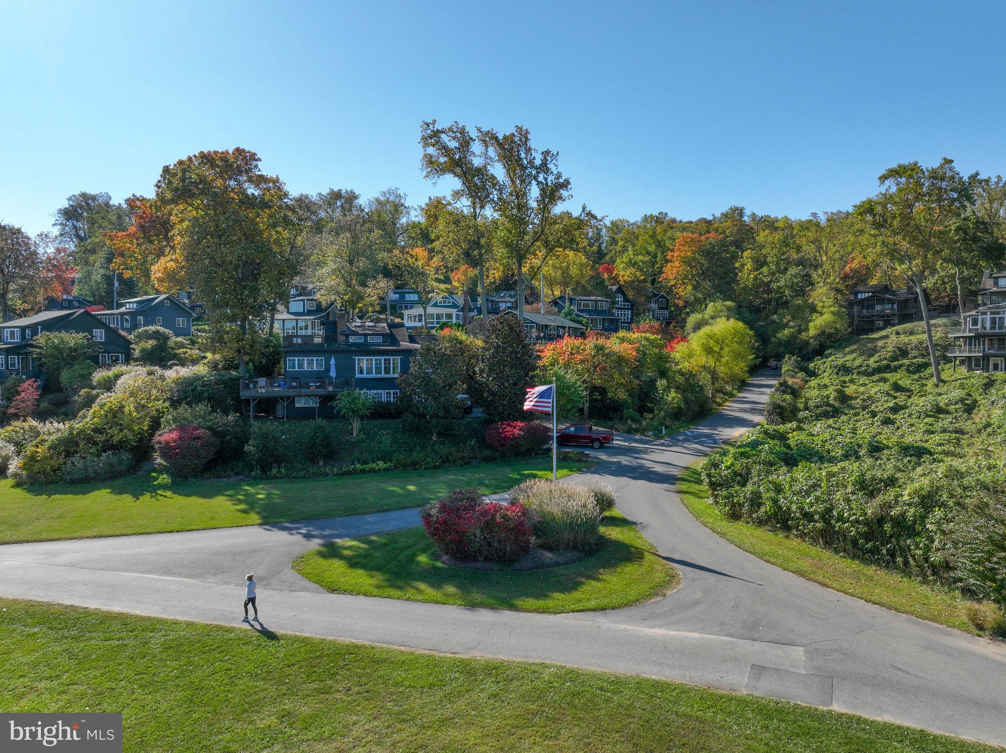 SHERWOOD FOREST - Residential
