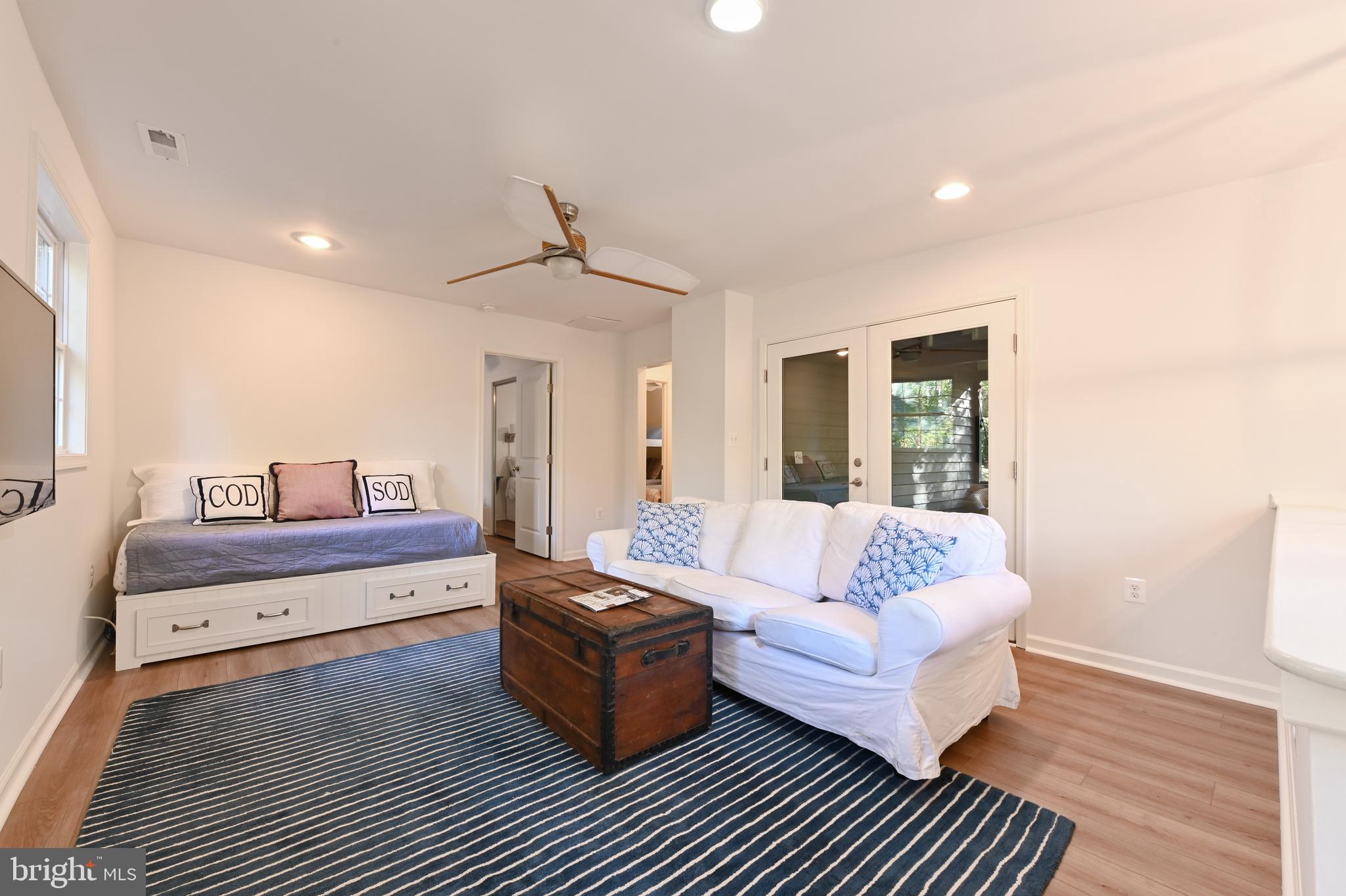 SHERWOOD FOREST - Residential