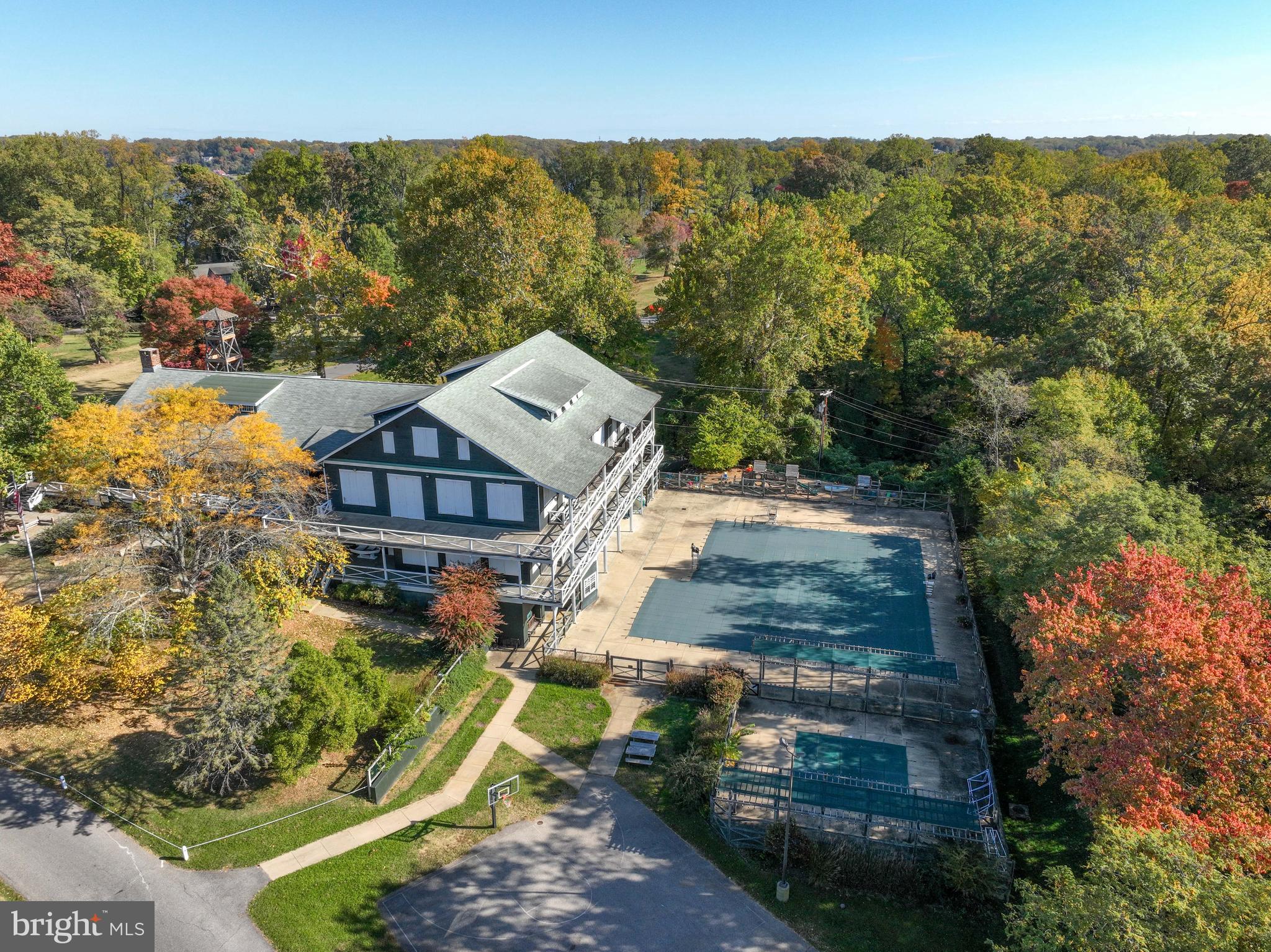 SHERWOOD FOREST - Residential