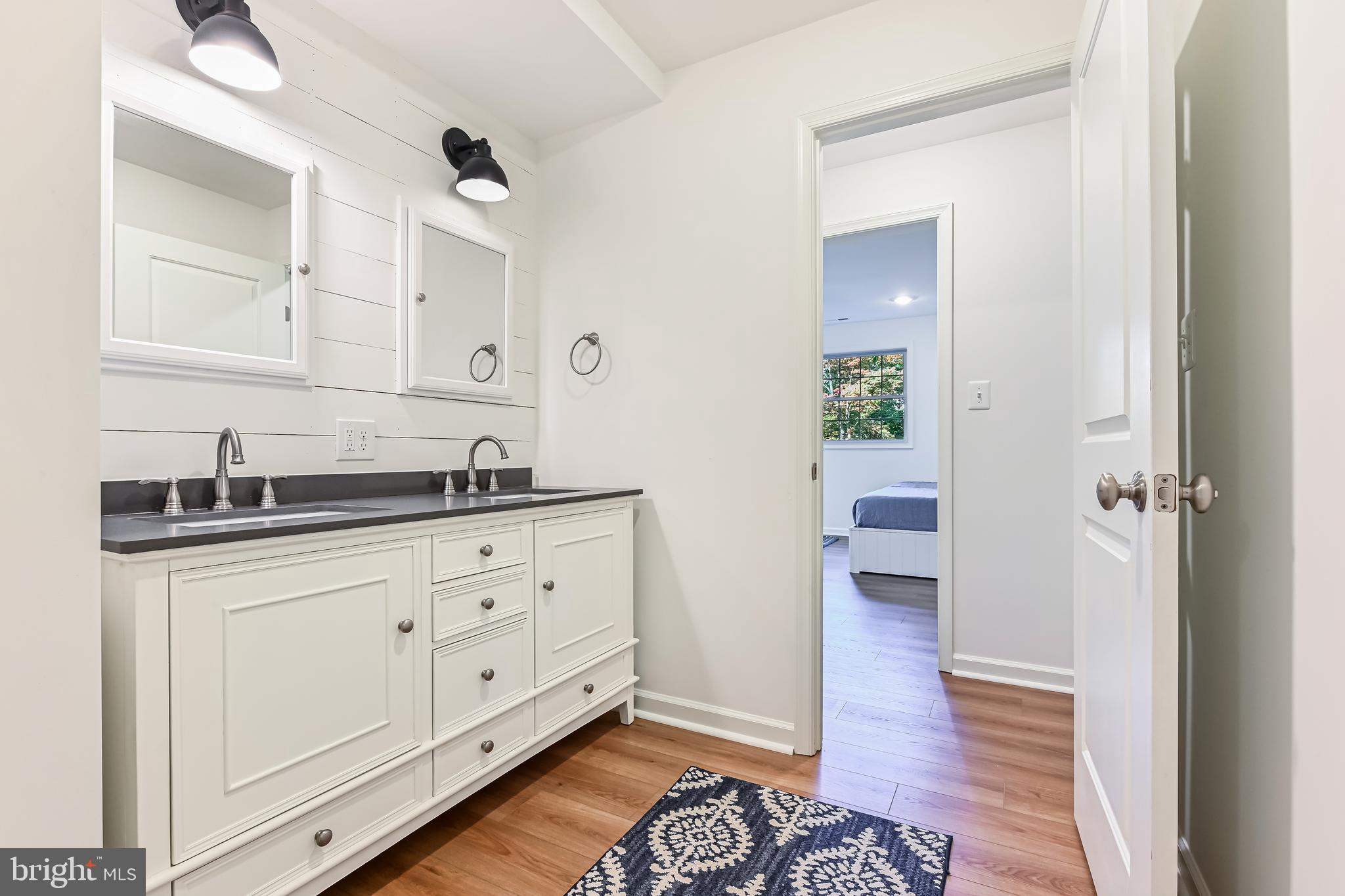 SHERWOOD FOREST - Residential