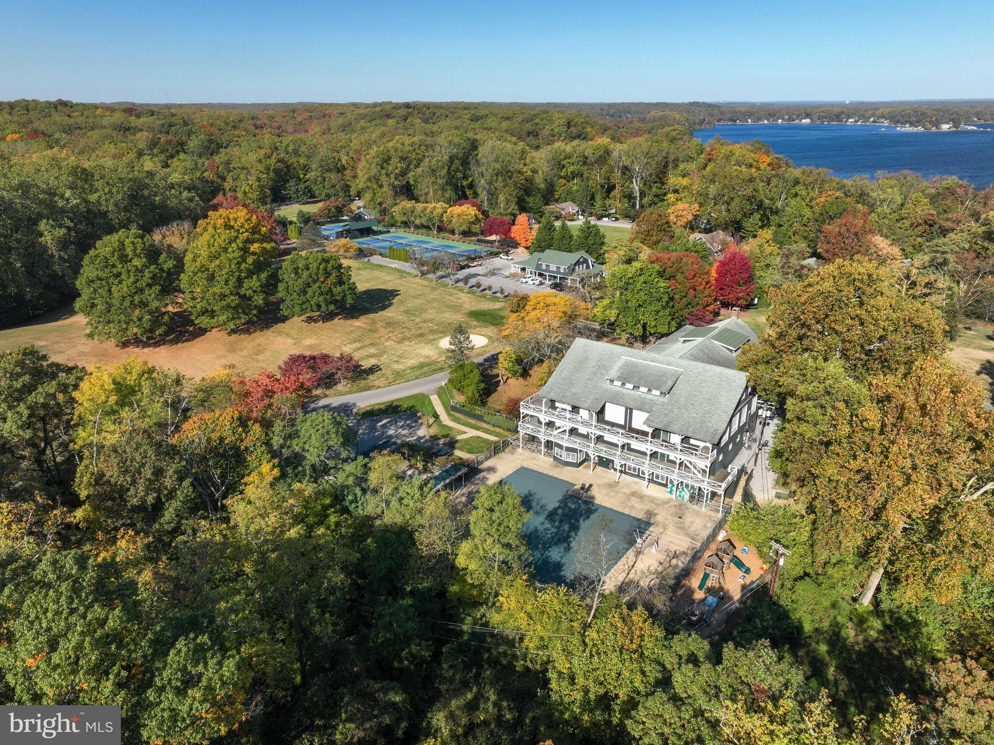 SHERWOOD FOREST - Residential