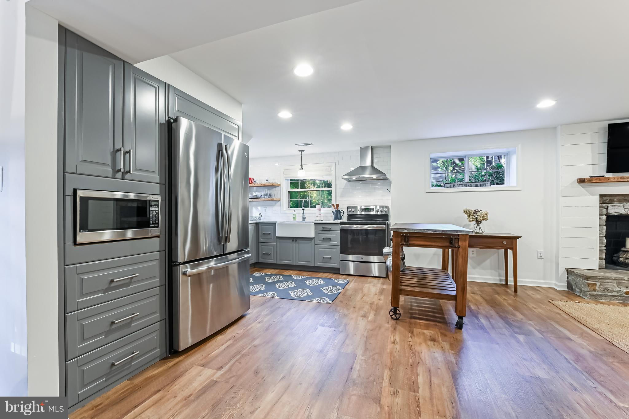 SHERWOOD FOREST - Residential