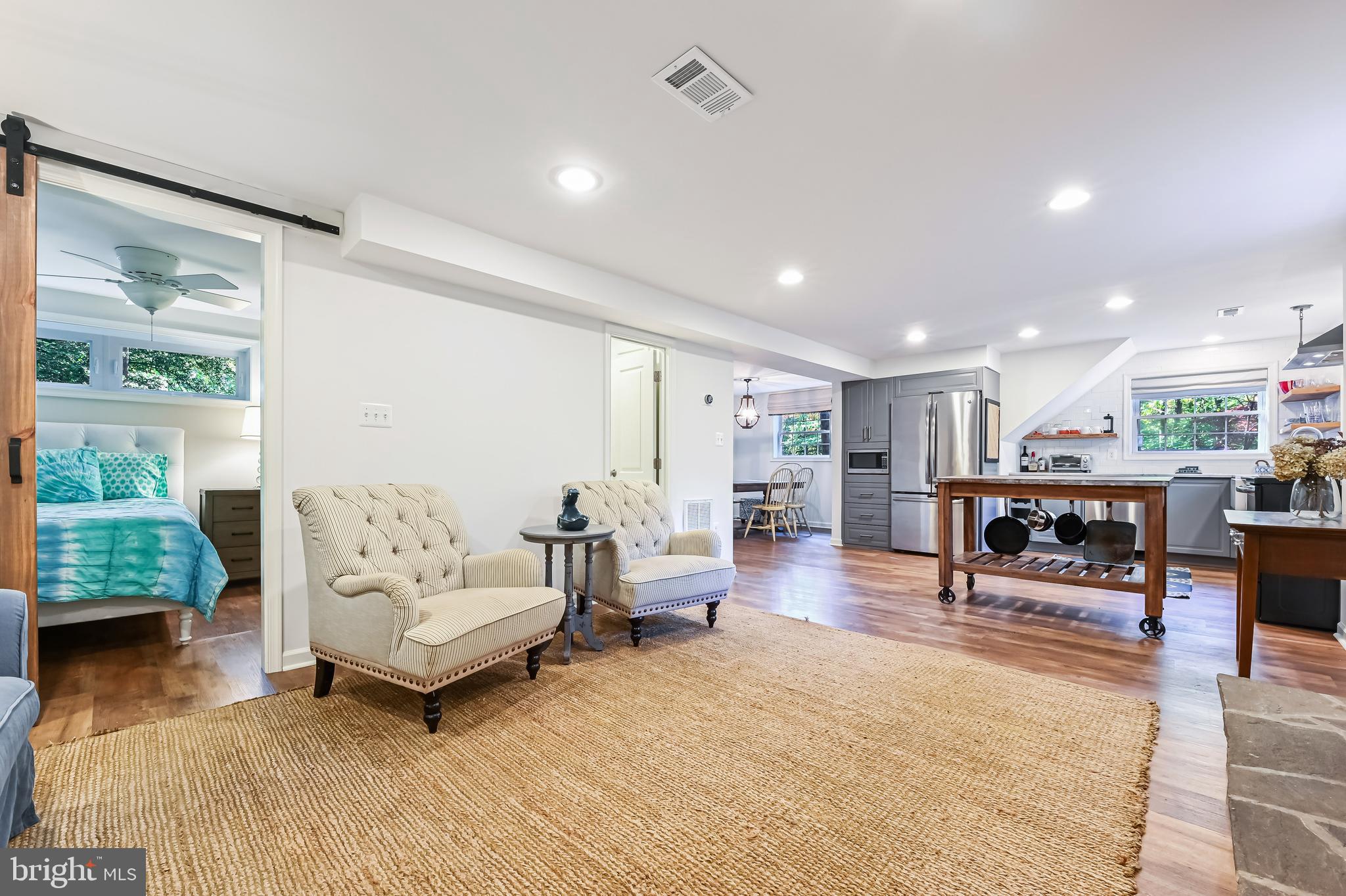 SHERWOOD FOREST - Residential