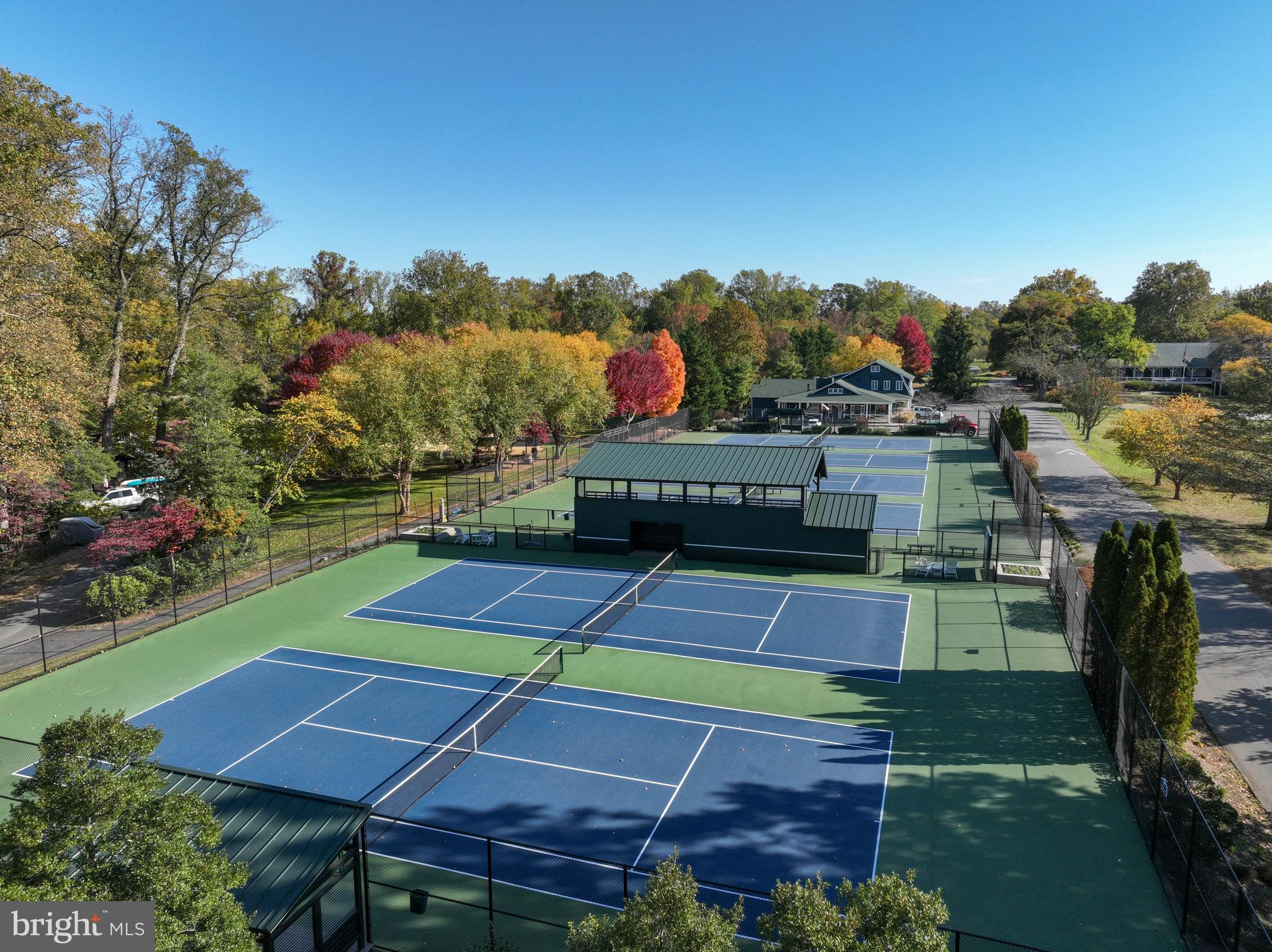 SHERWOOD FOREST - Residential