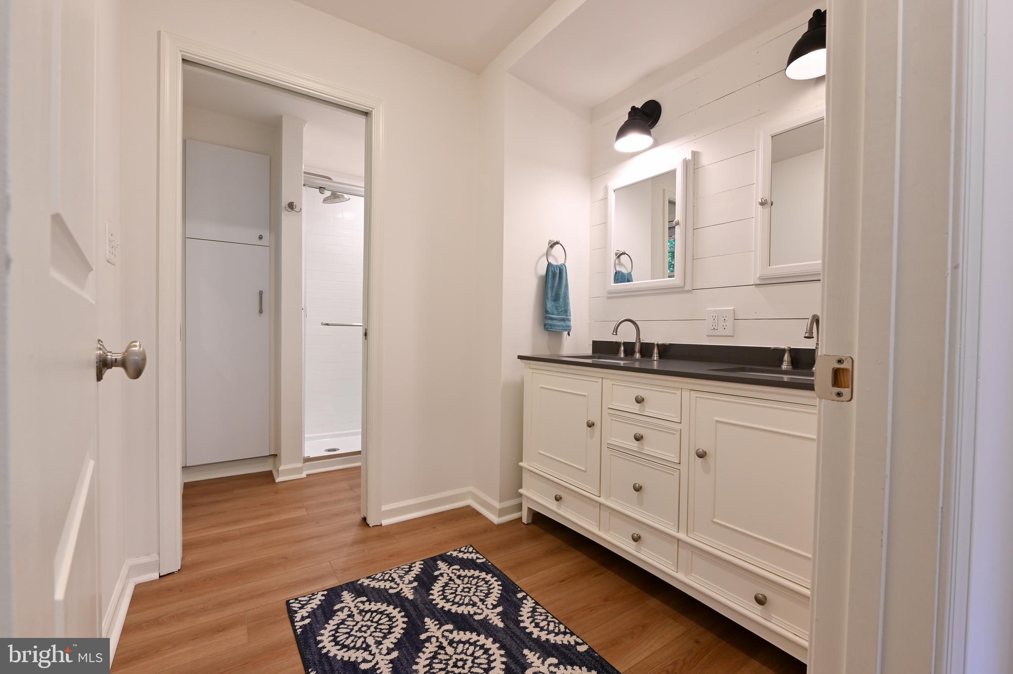 SHERWOOD FOREST - Residential